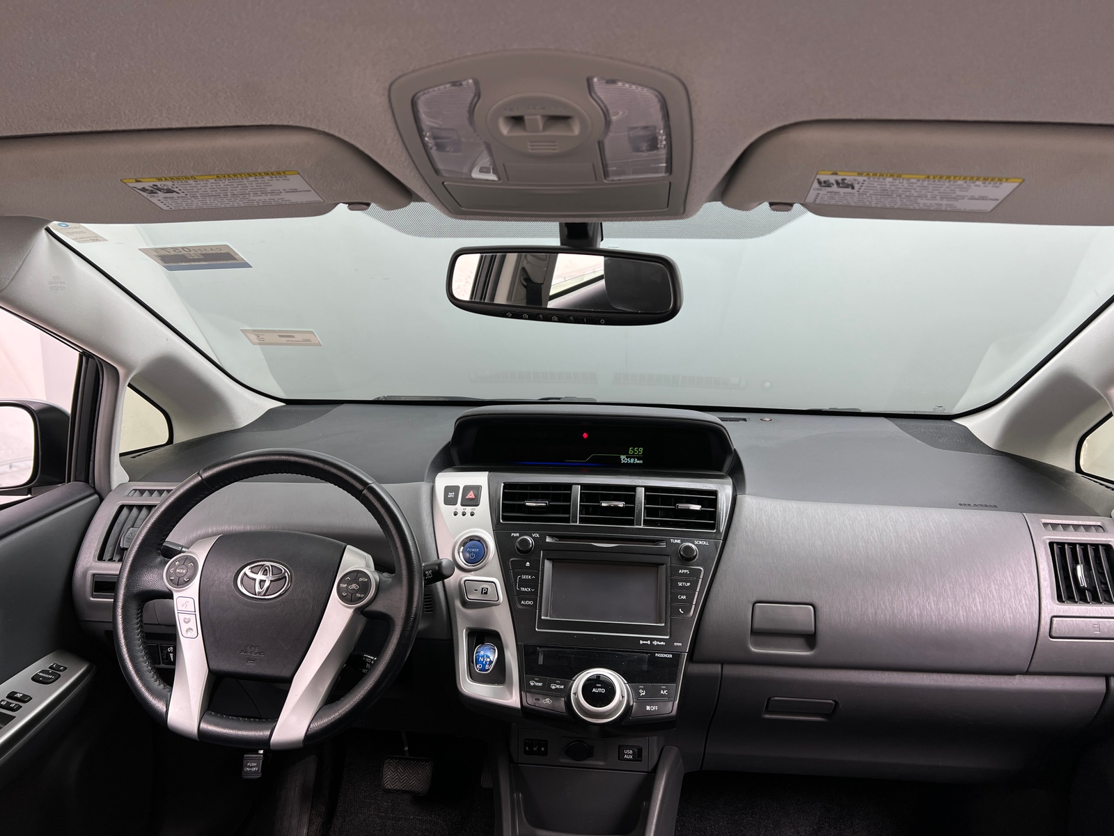 Thumbnail: 2013 Toyota Prius v - 3