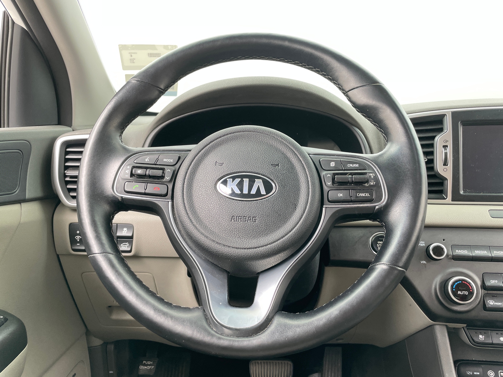 Thumbnail: 2017 Kia Sportage - 4