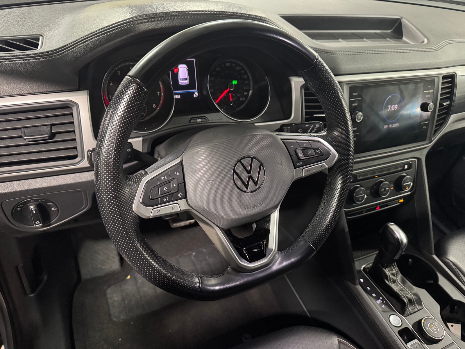 Thumbnail: 2021 Volkswagen Atlas - 4