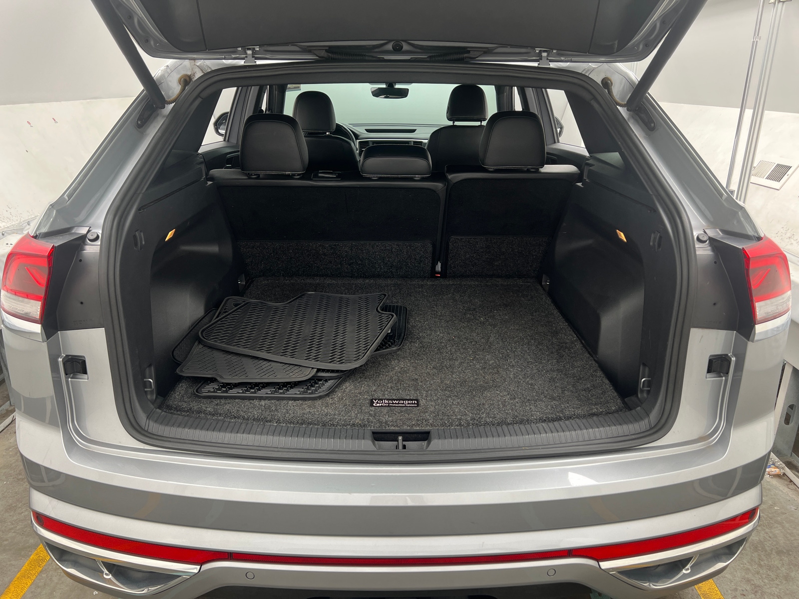 Thumbnail: 2021 Volkswagen Atlas - 6