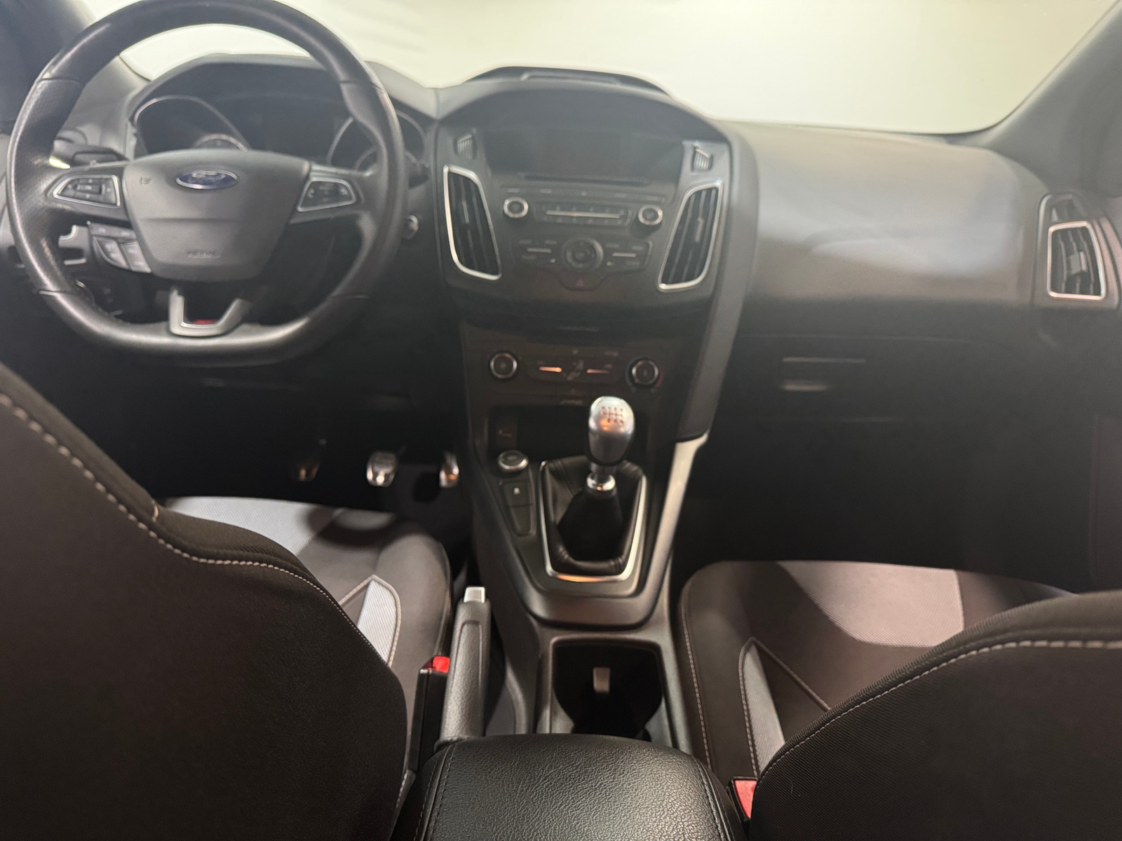 Thumbnail: 2017 Ford Focus - 3