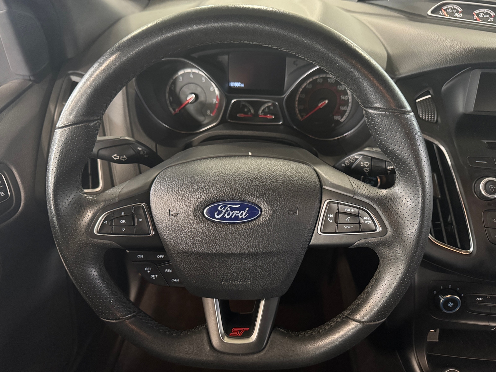 Thumbnail: 2017 Ford Focus - 5