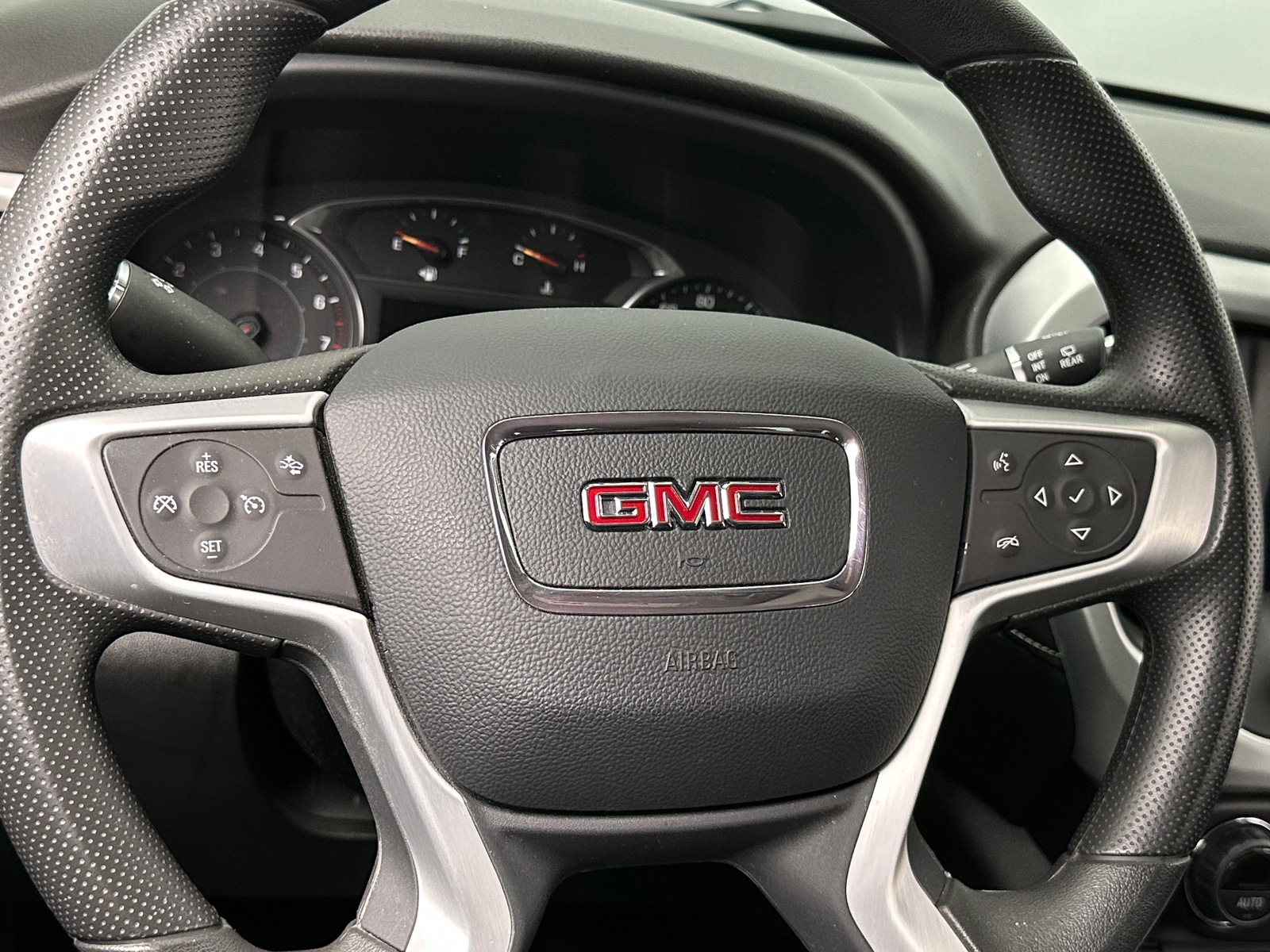 Thumbnail: 2023 GMC Acadia - 5