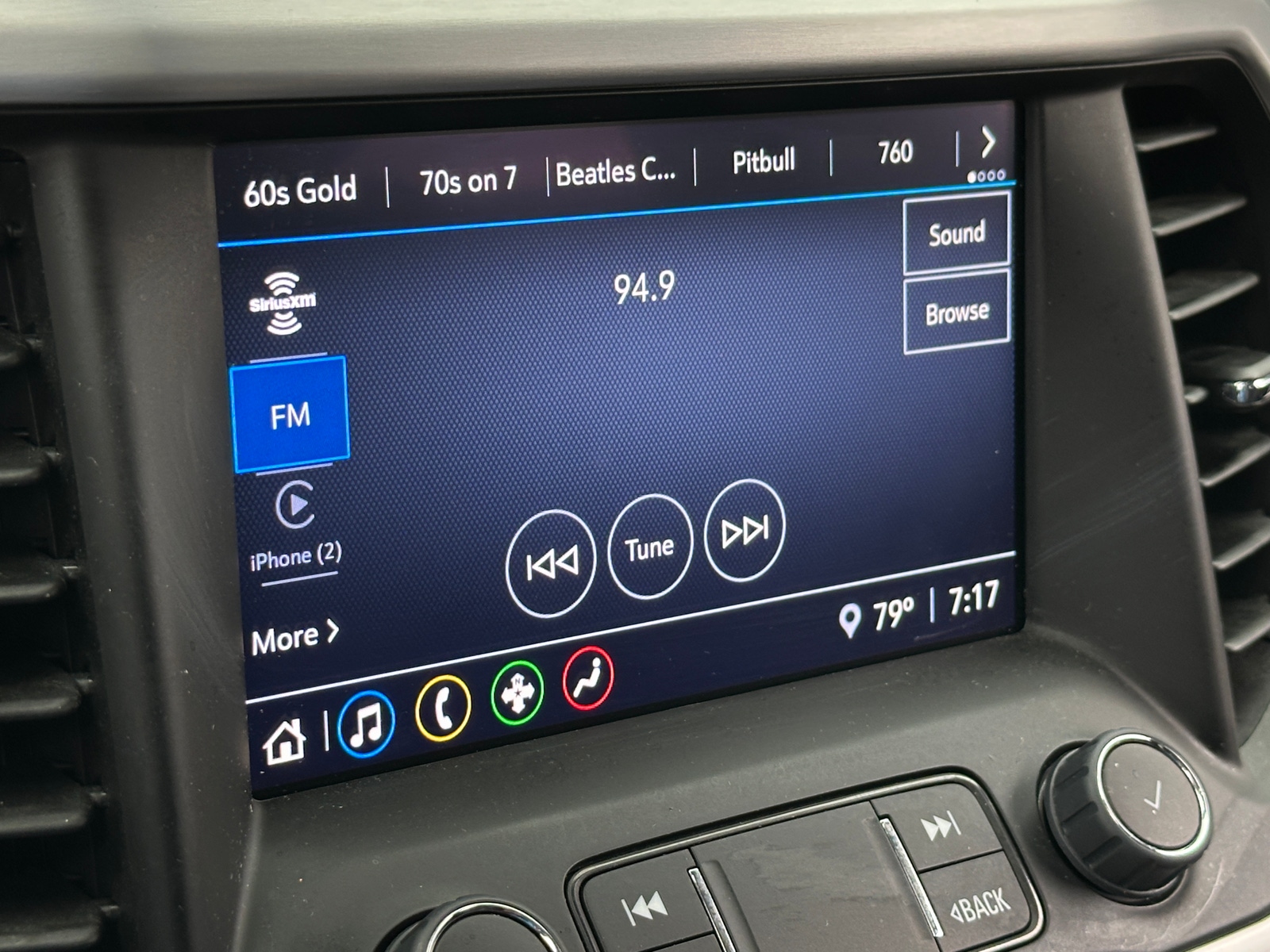 Thumbnail: 2023 GMC Acadia - 4