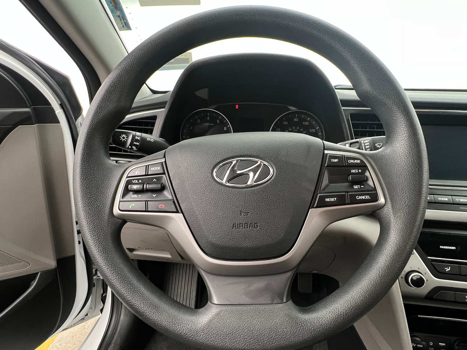 Thumbnail: 2017 Hyundai Elantra - 5