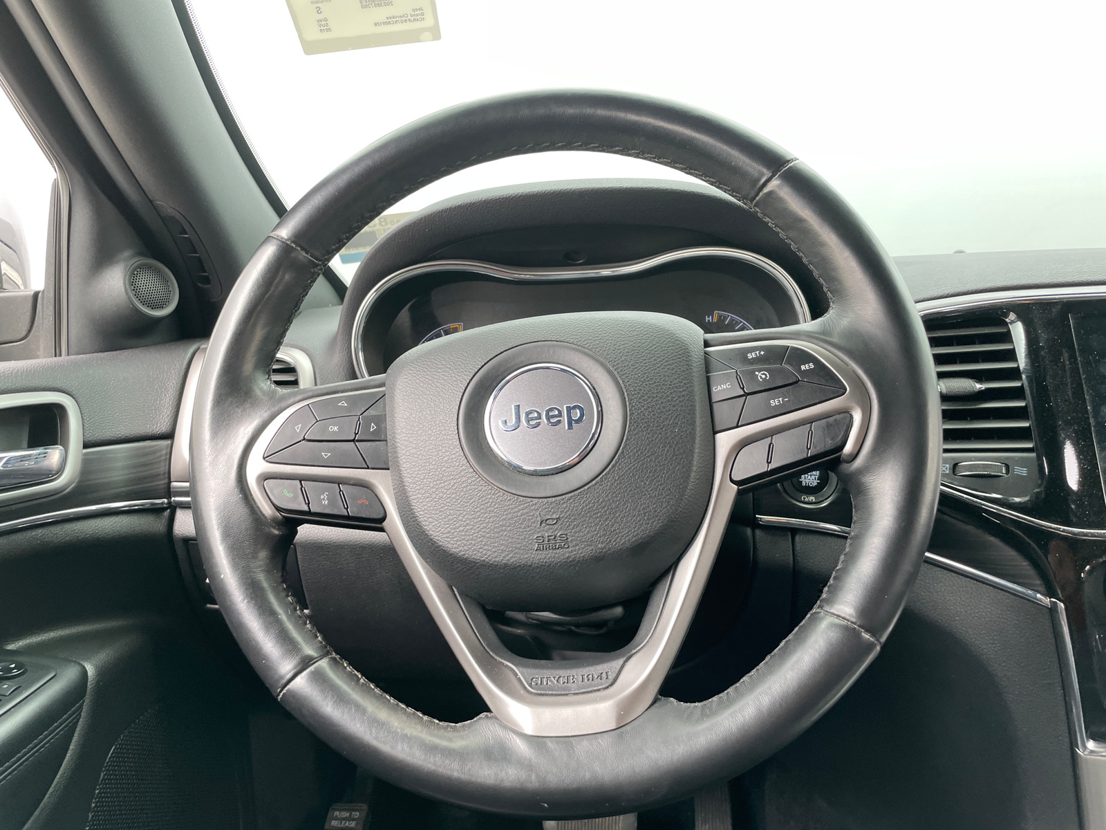 Thumbnail: 2019 Jeep Grand Cherokee - 4