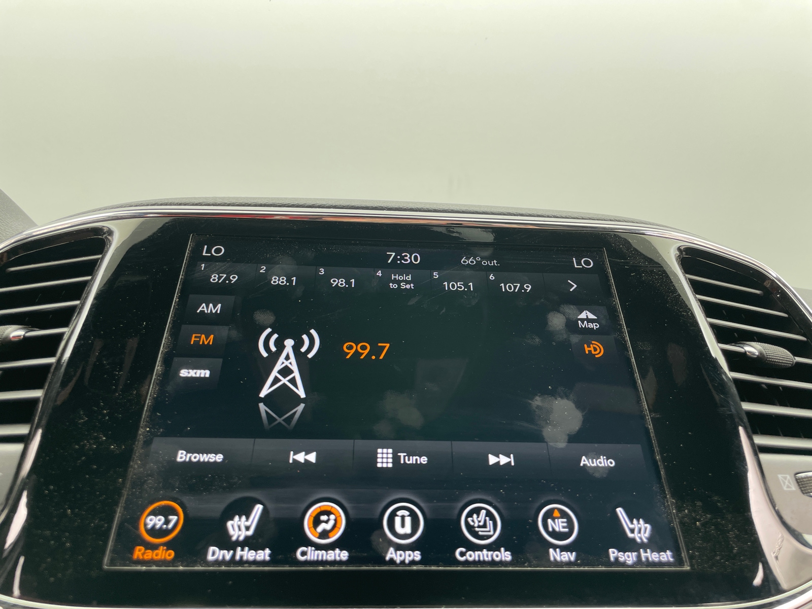 Thumbnail: 2019 Jeep Grand Cherokee - 3