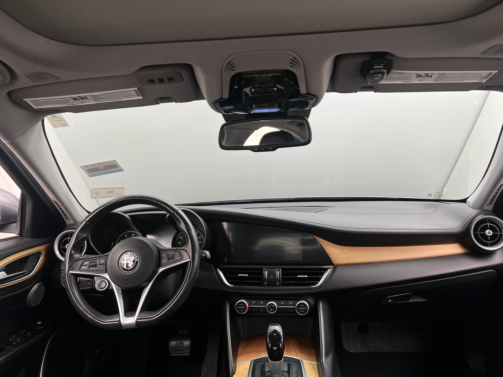 Thumbnail: 2017 Alfa Romeo Giulia - 2