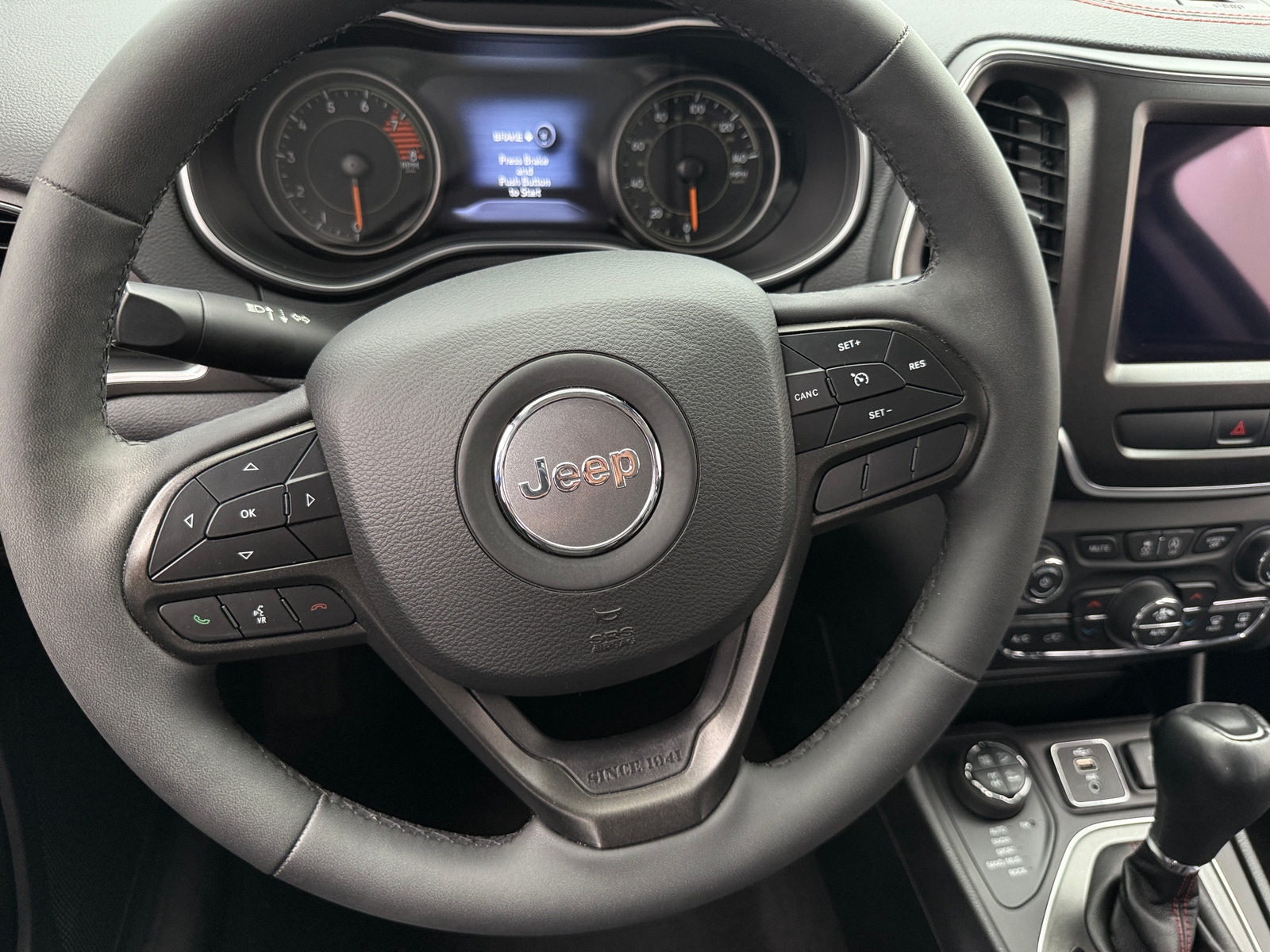 Thumbnail: 2022 Jeep Cherokee - 4