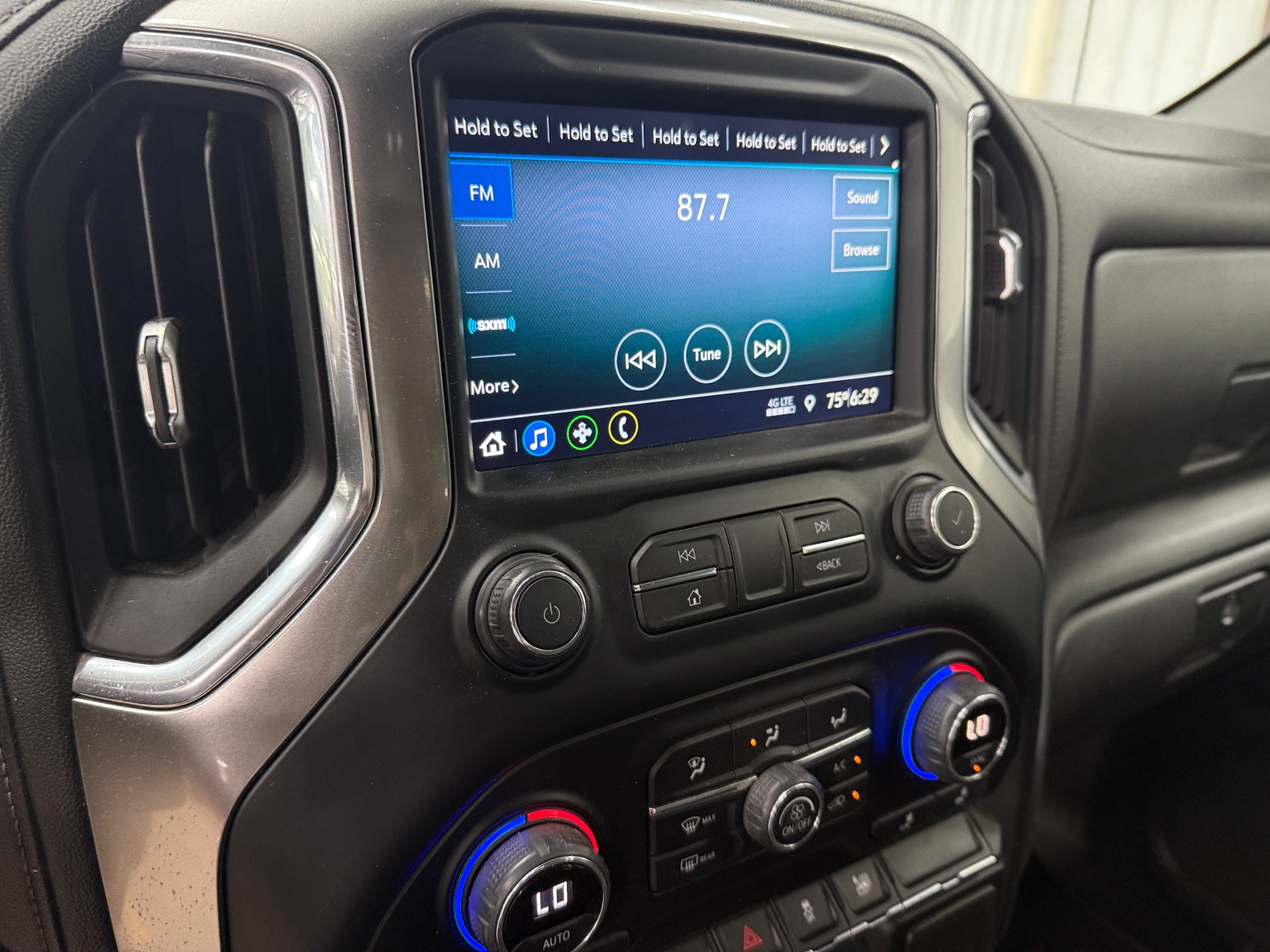 Thumbnail: 2021 Chevrolet Silverado 1500 - 4