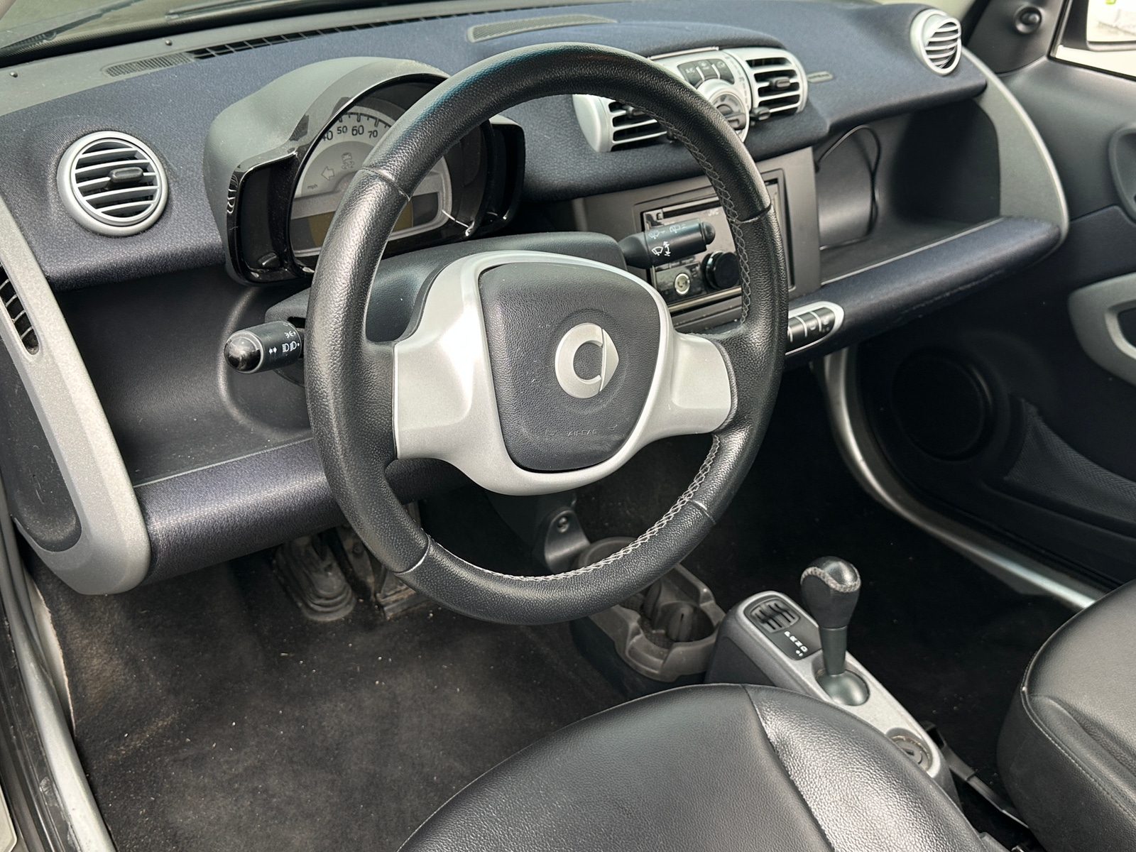 Thumbnail: 2015 smart fortwo - 3