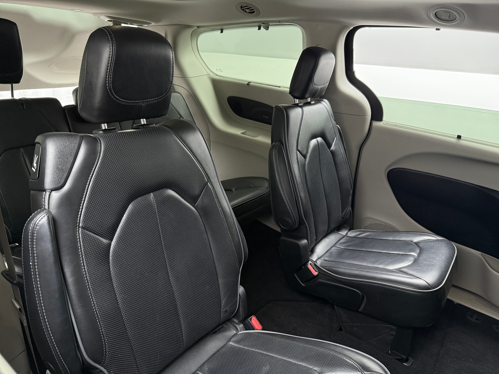 Thumbnail: 2019 Chrysler Pacifica - 5