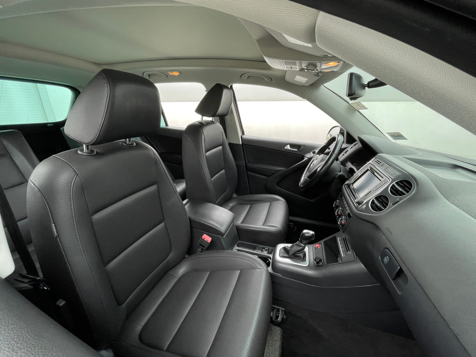 Thumbnail: 2016 Volkswagen Tiguan - 2