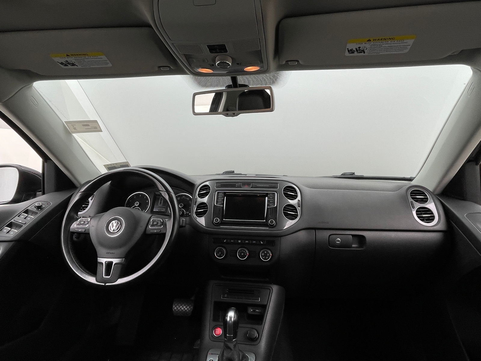 Thumbnail: 2016 Volkswagen Tiguan - 3