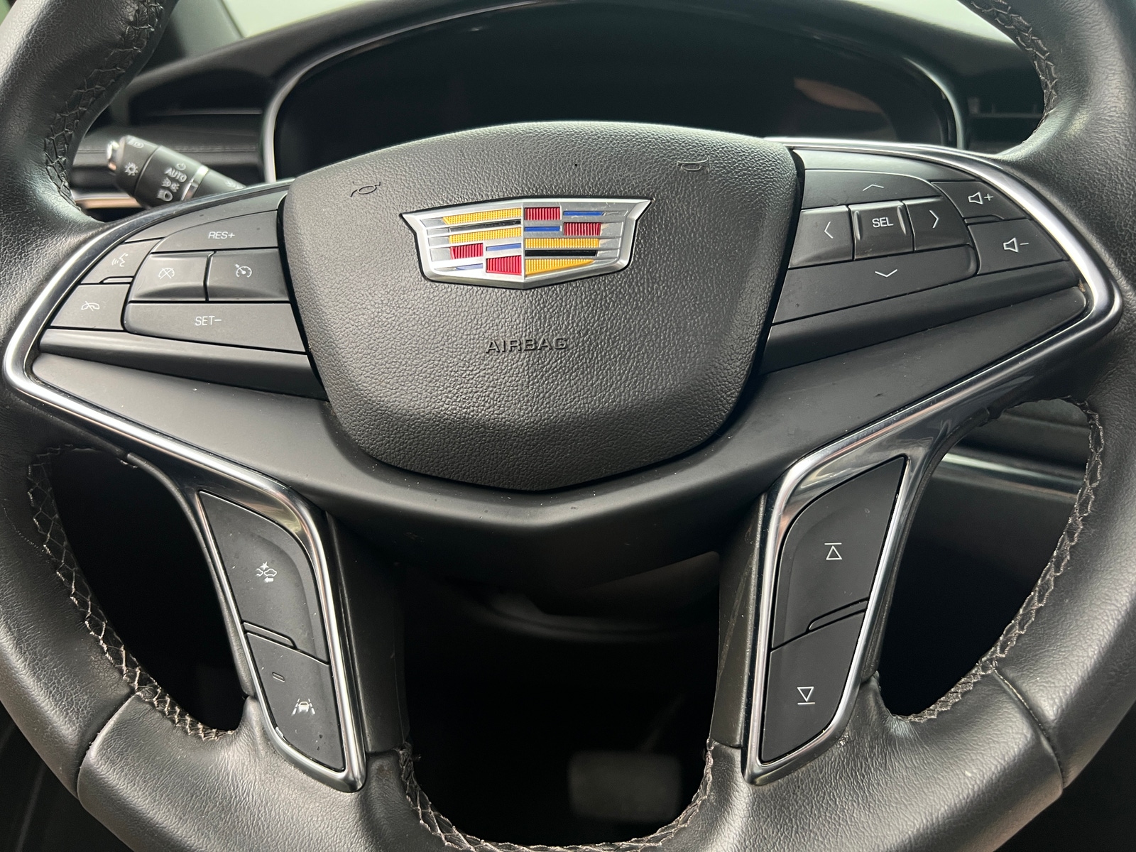 Thumbnail: 2022 Cadillac XT5 - 4