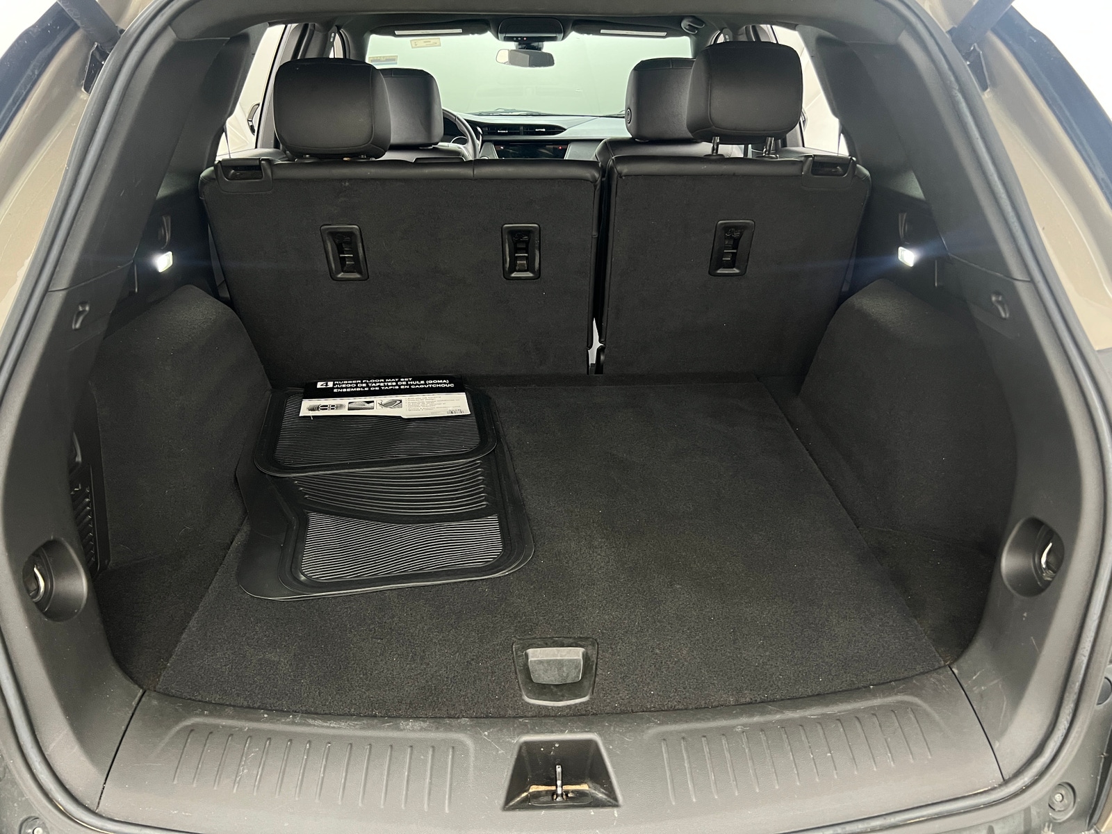 Thumbnail: 2022 Cadillac XT5 - 6