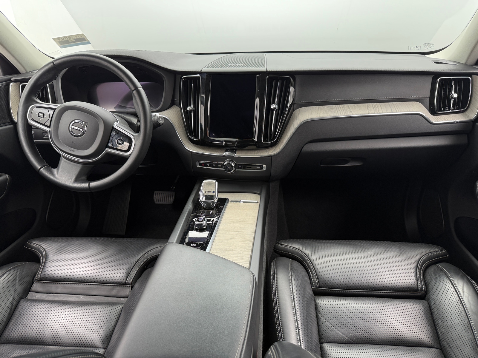 Thumbnail: 2022 Volvo XC60 - 2