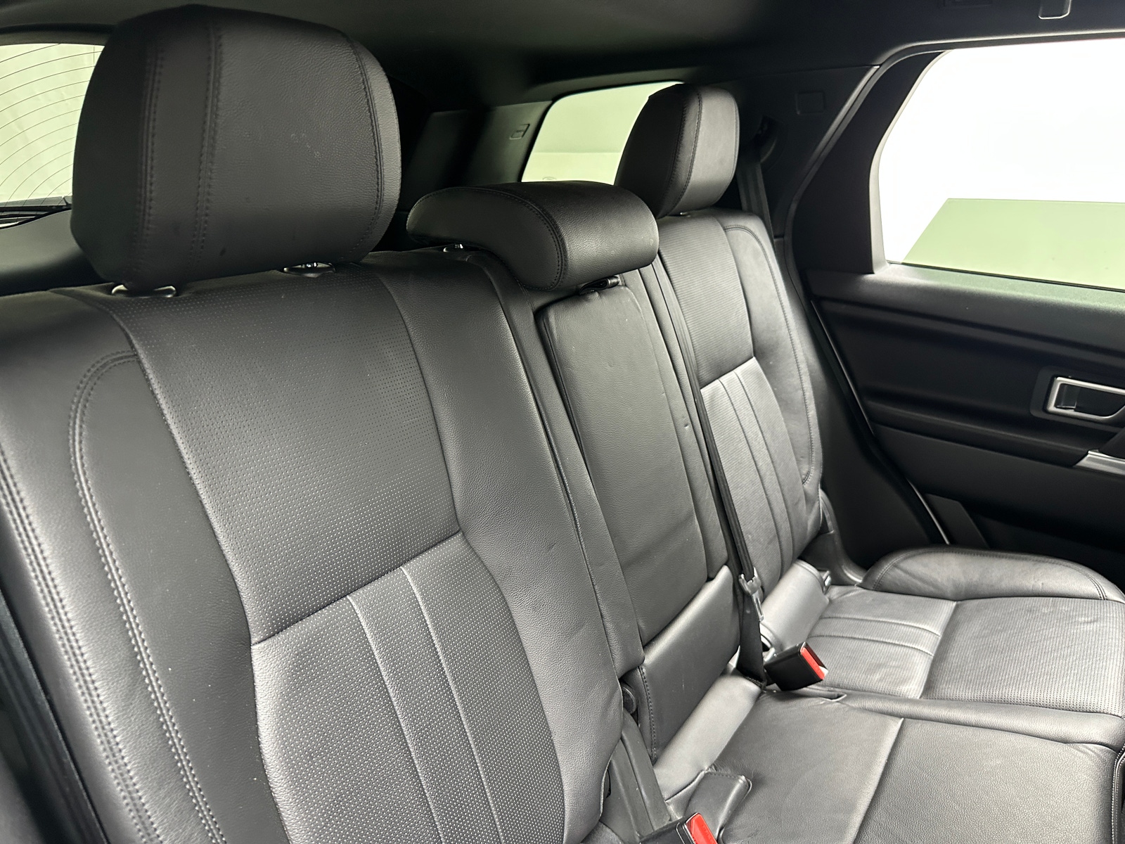 Thumbnail: 2019 Land Rover Discovery Sport - 5
