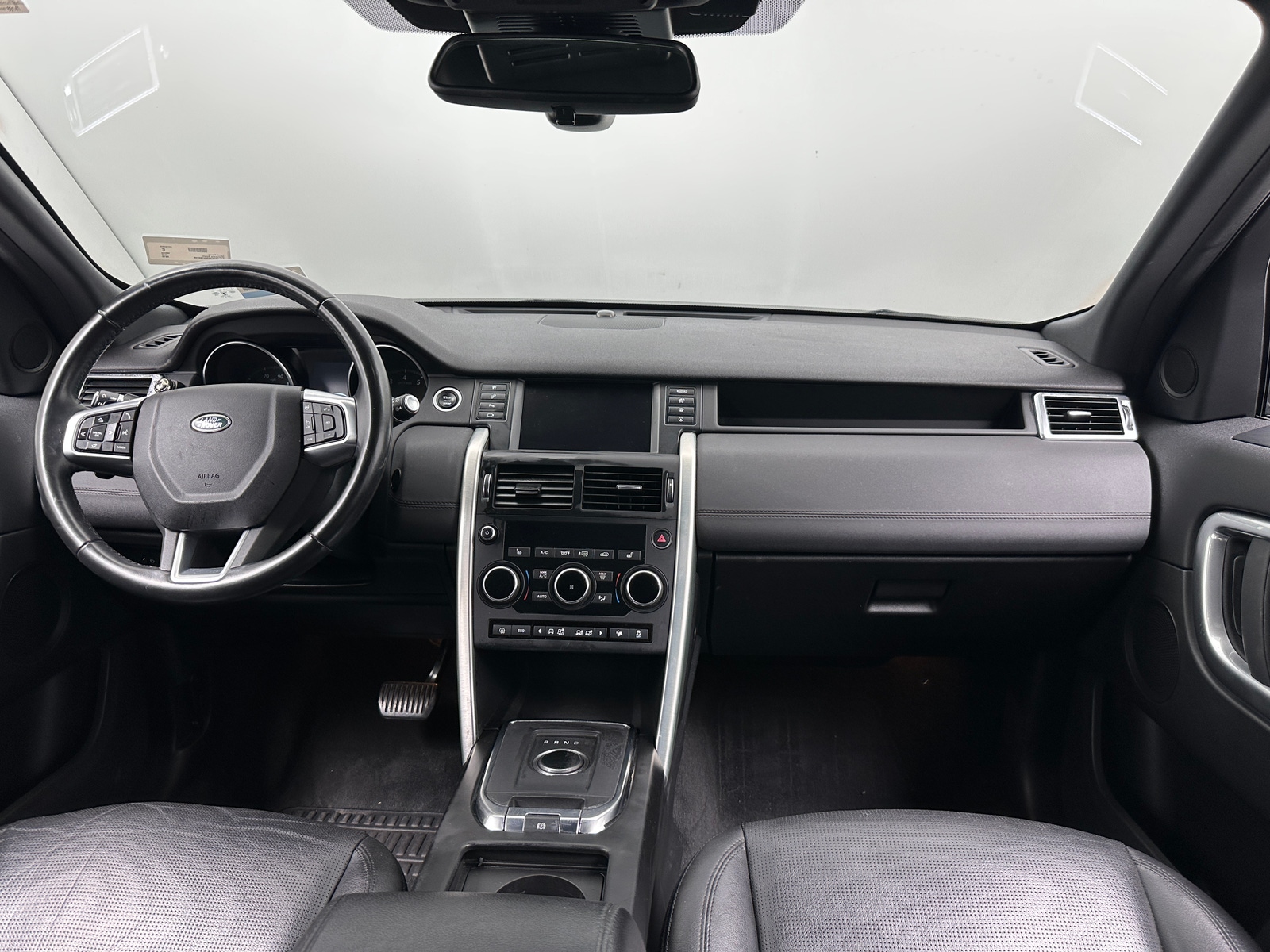 Thumbnail: 2019 Land Rover Discovery Sport - 2