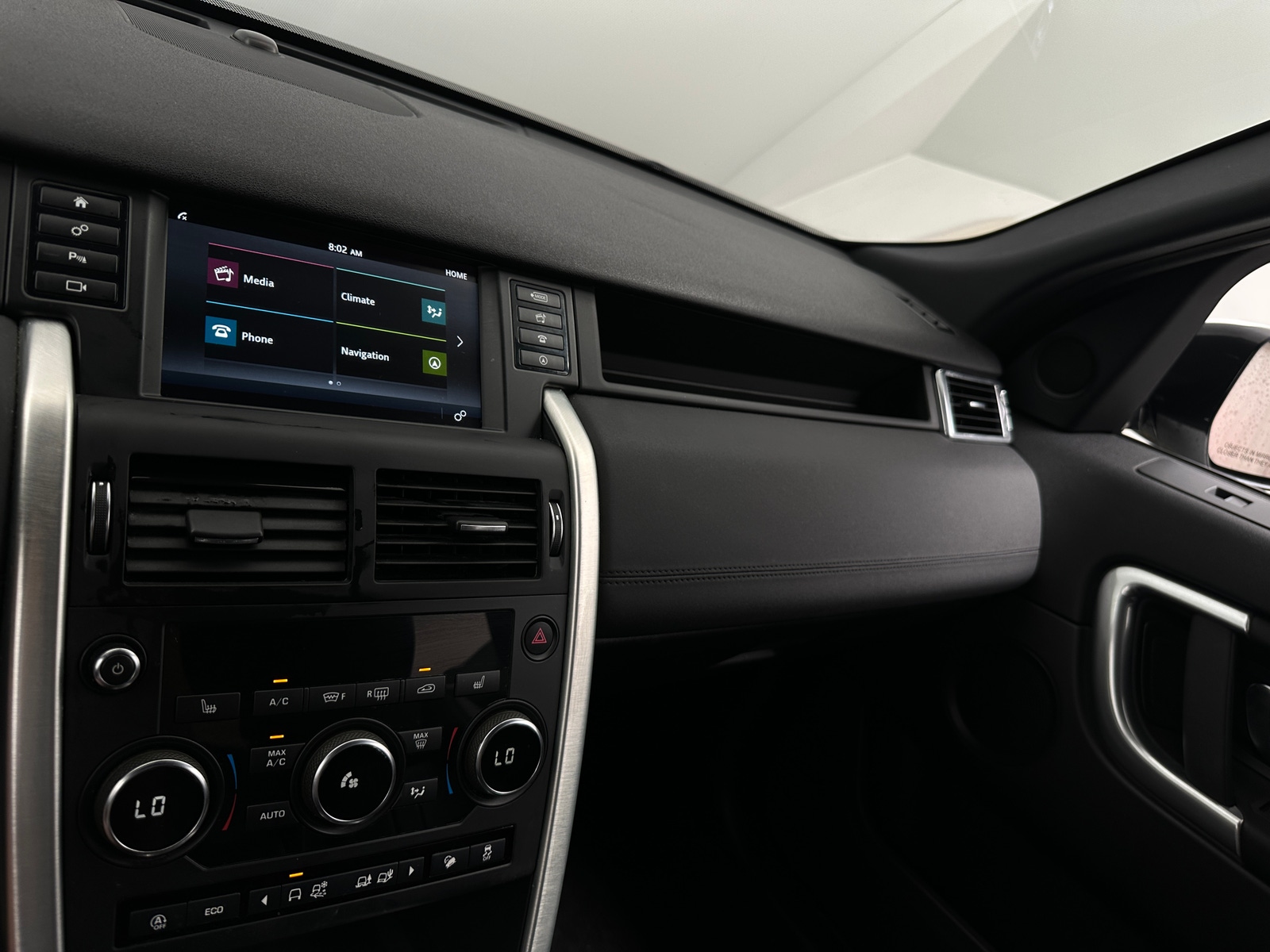 Thumbnail: 2019 Land Rover Discovery Sport - 3