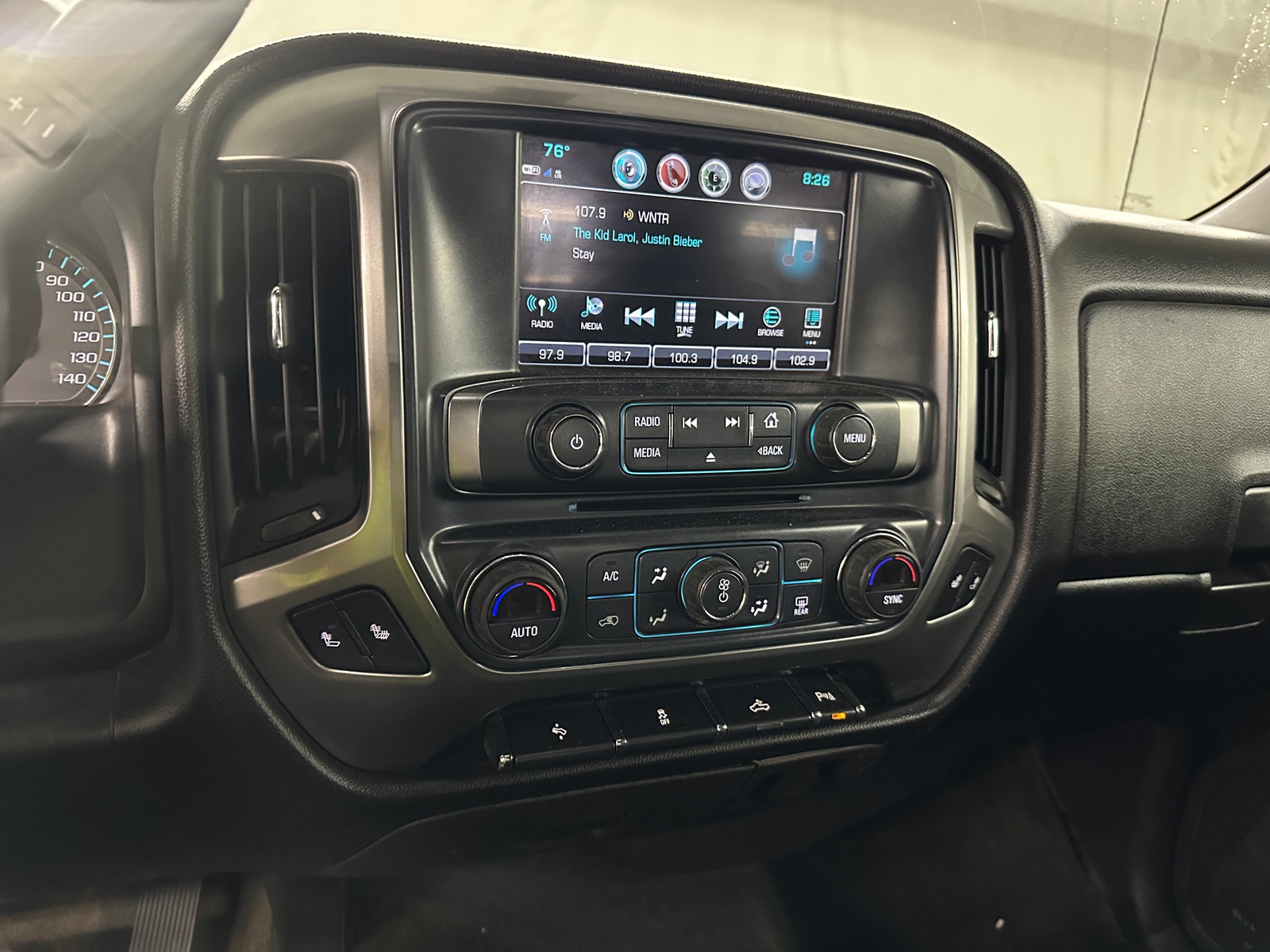 Thumbnail: 2018 Chevrolet Silverado 1500 - 3