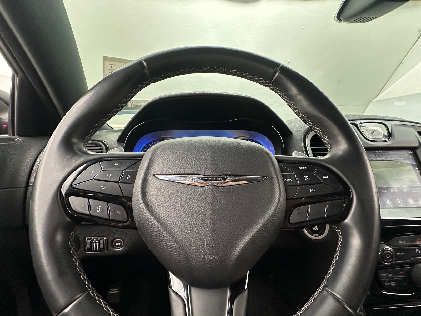 Thumbnail: 2018 Chrysler 300 - 4