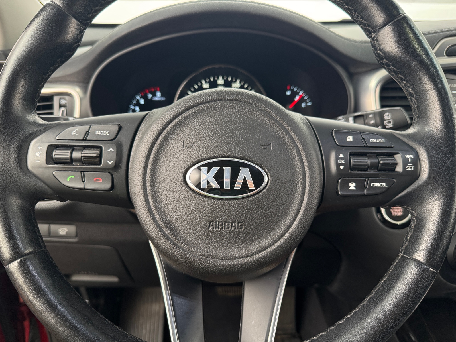 Thumbnail: 2017 Kia Sorento - 4