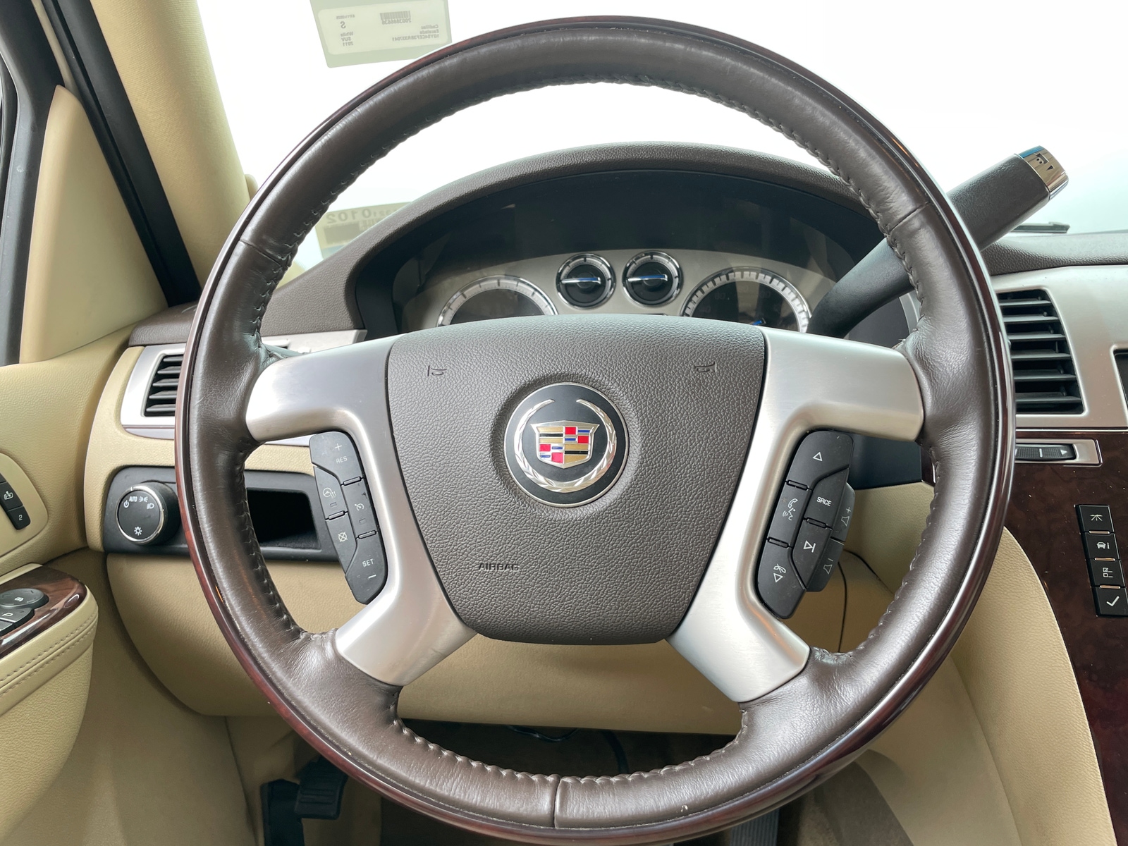 Thumbnail: 2011 Cadillac Escalade - 4