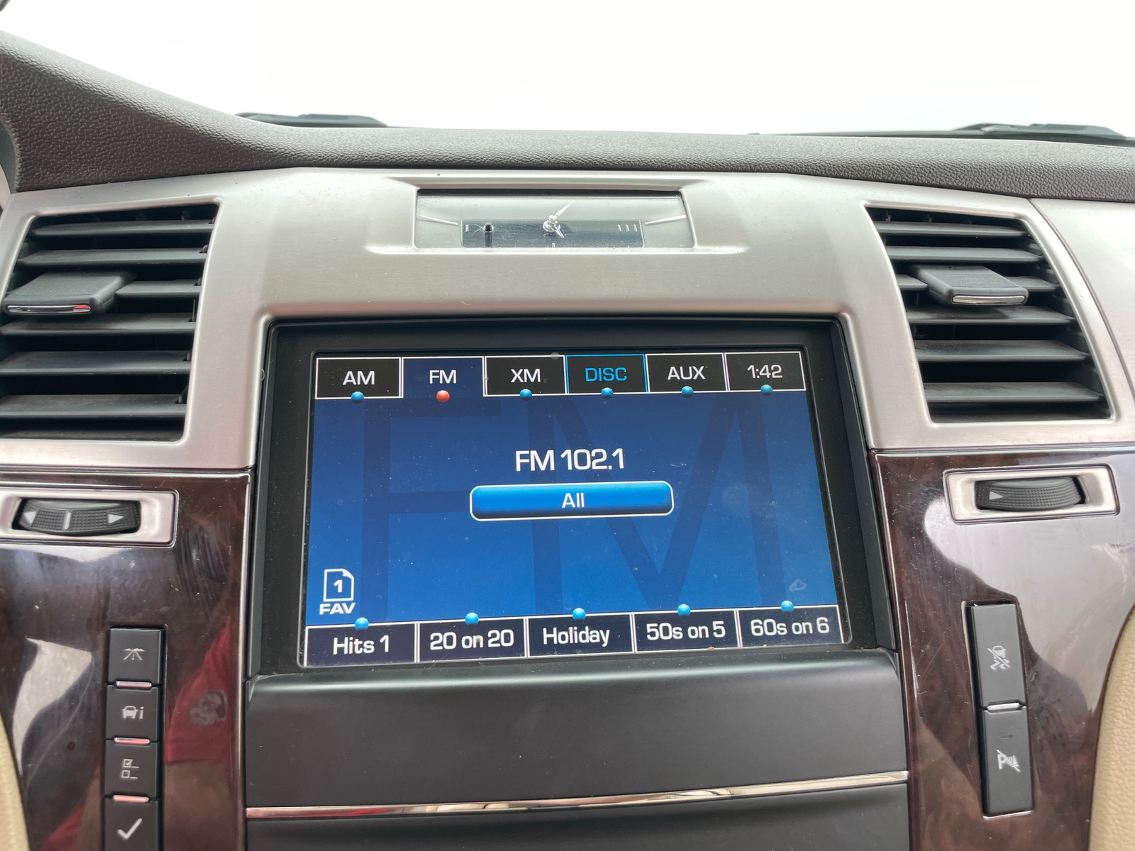Thumbnail: 2011 Cadillac Escalade - 3