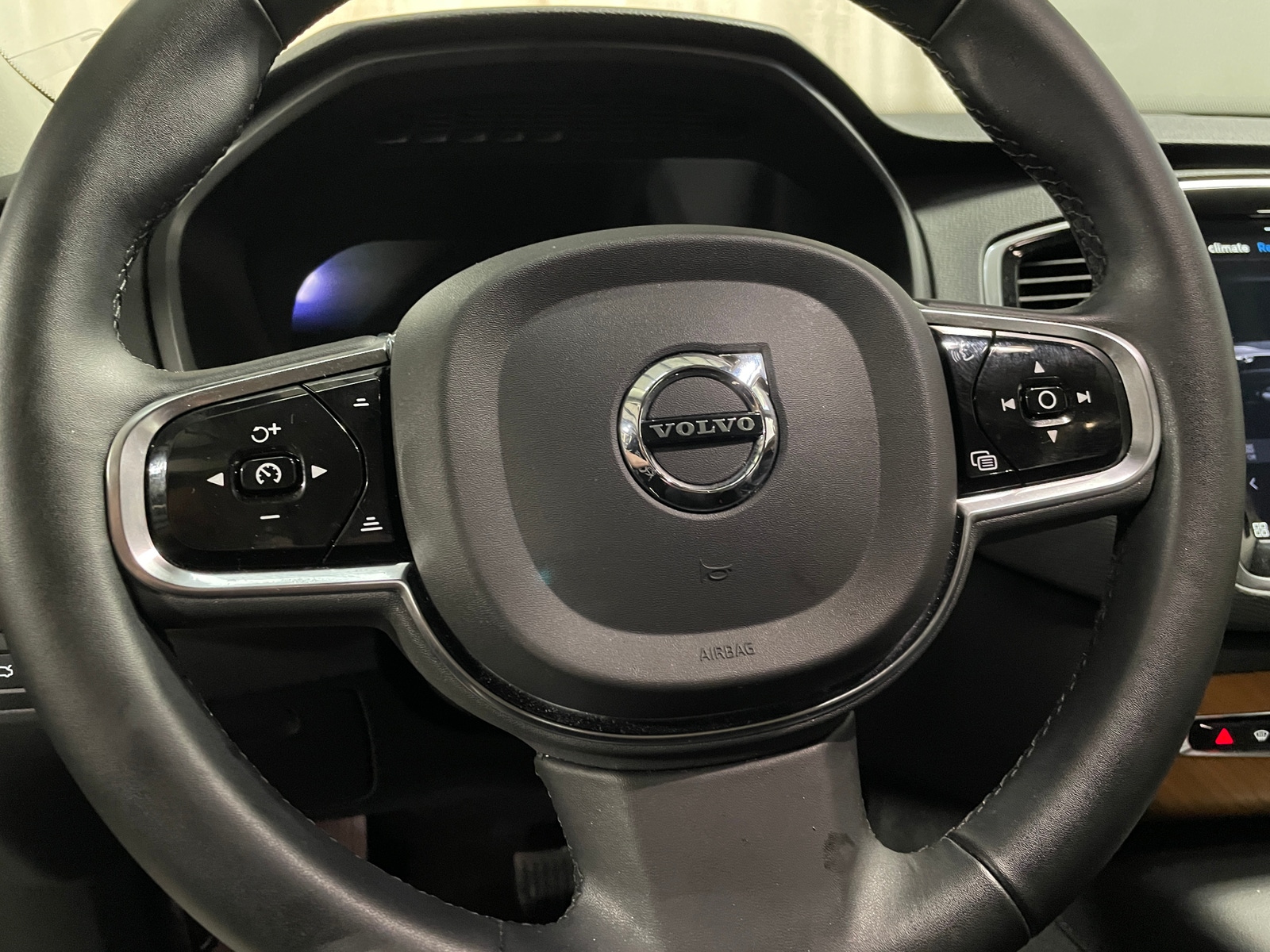 Thumbnail: 2024 Volvo XC90 - 4