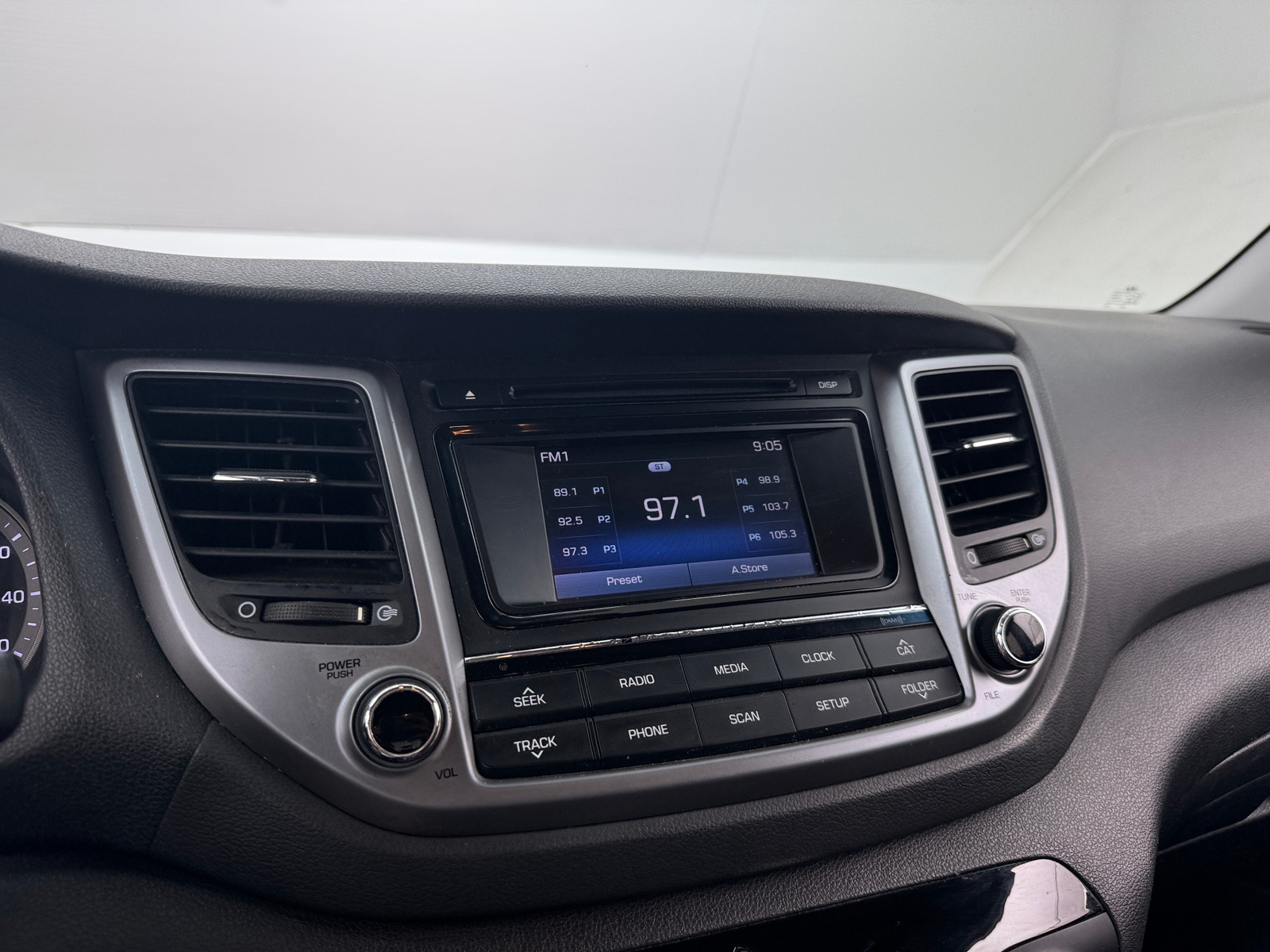 Thumbnail: 2016 Hyundai Tucson - 4