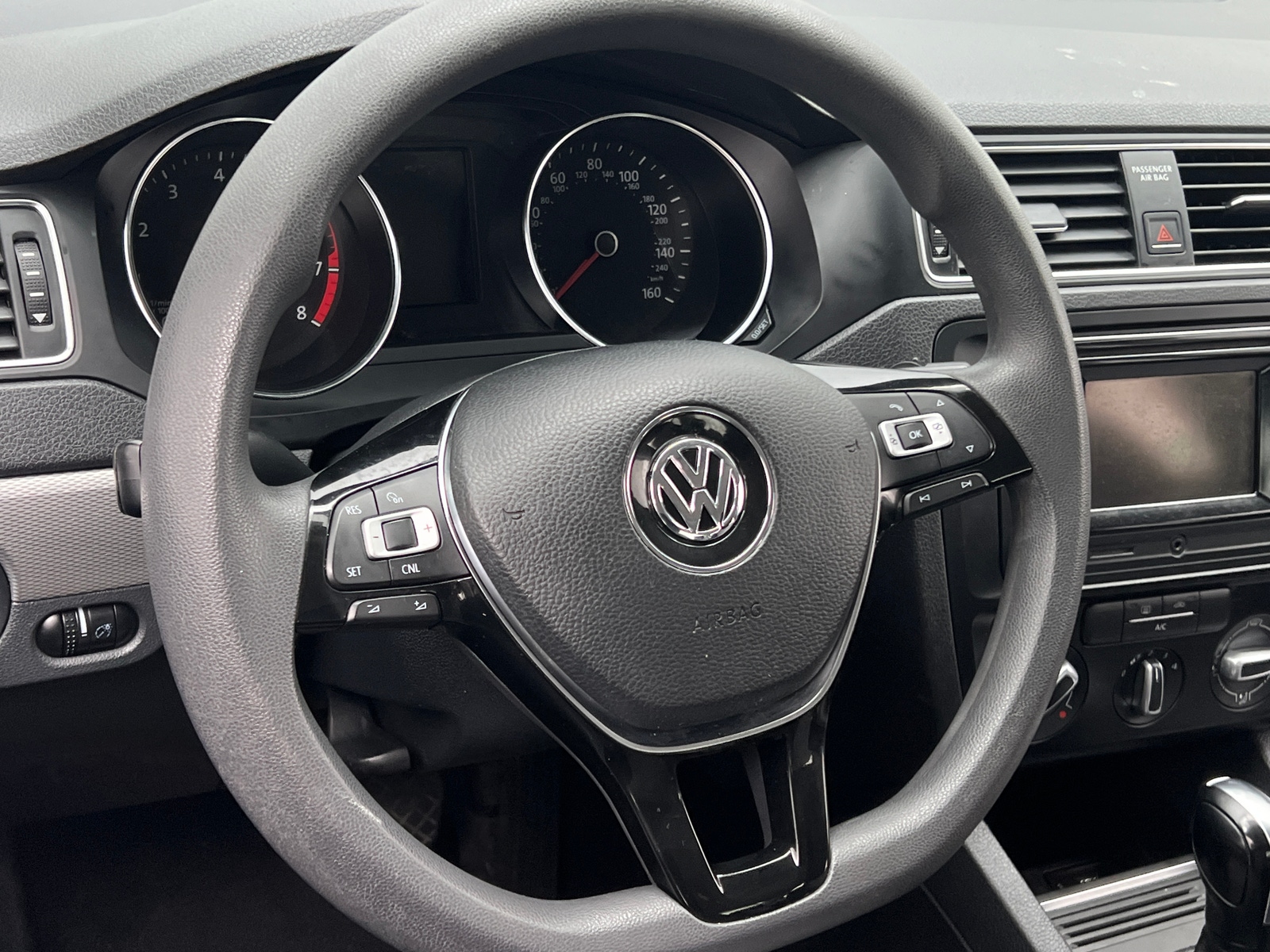 Thumbnail: 2017 Volkswagen Jetta - 5