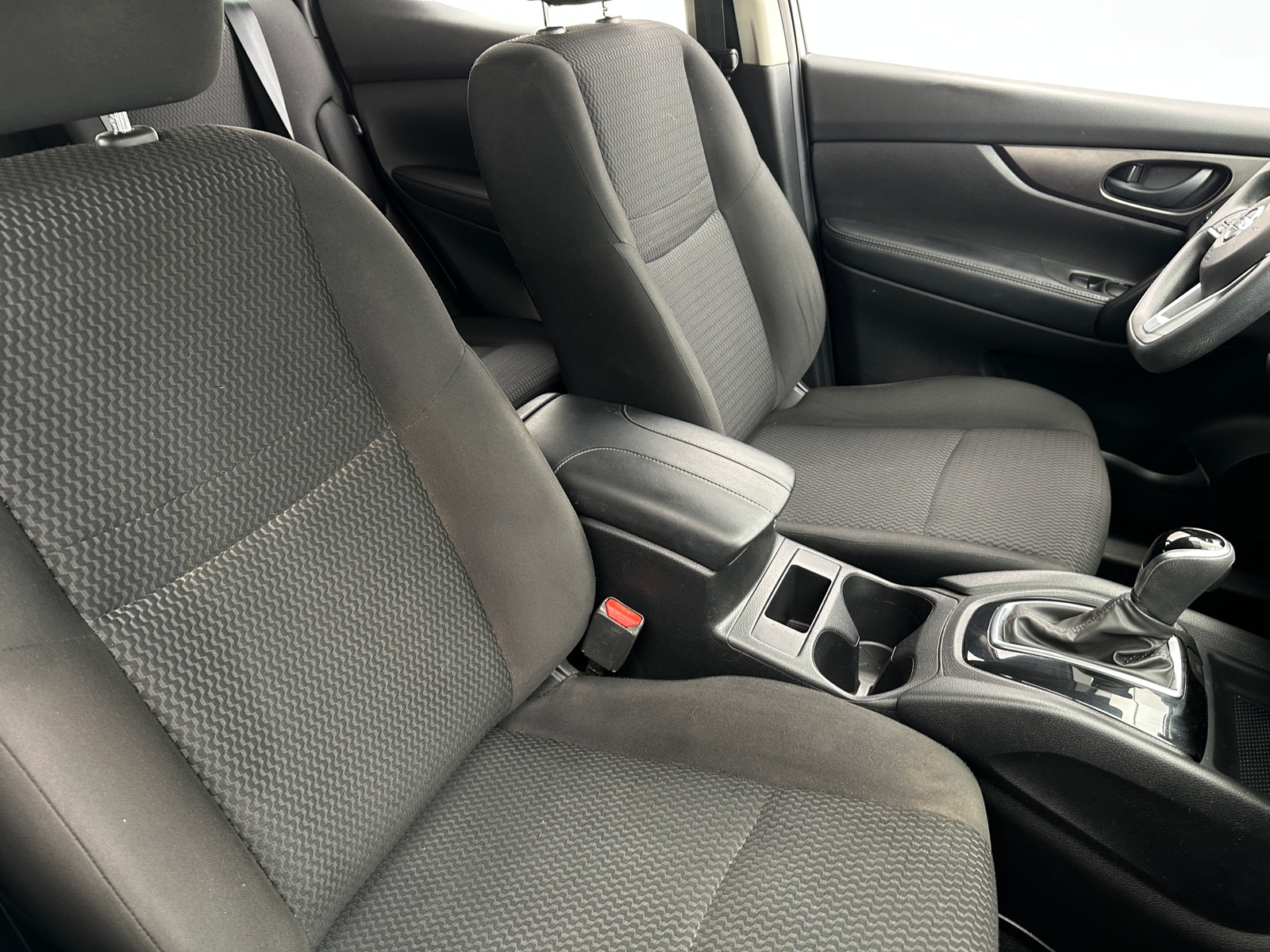 Thumbnail: 2020 Nissan Rogue Sport - 2