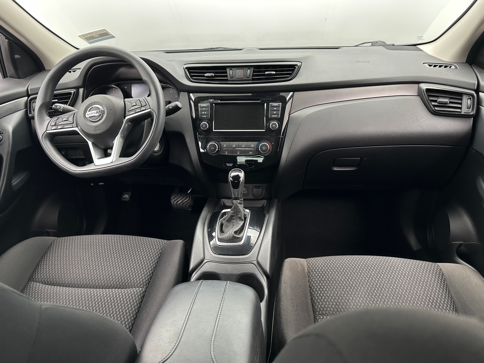 Thumbnail: 2020 Nissan Rogue Sport - 3
