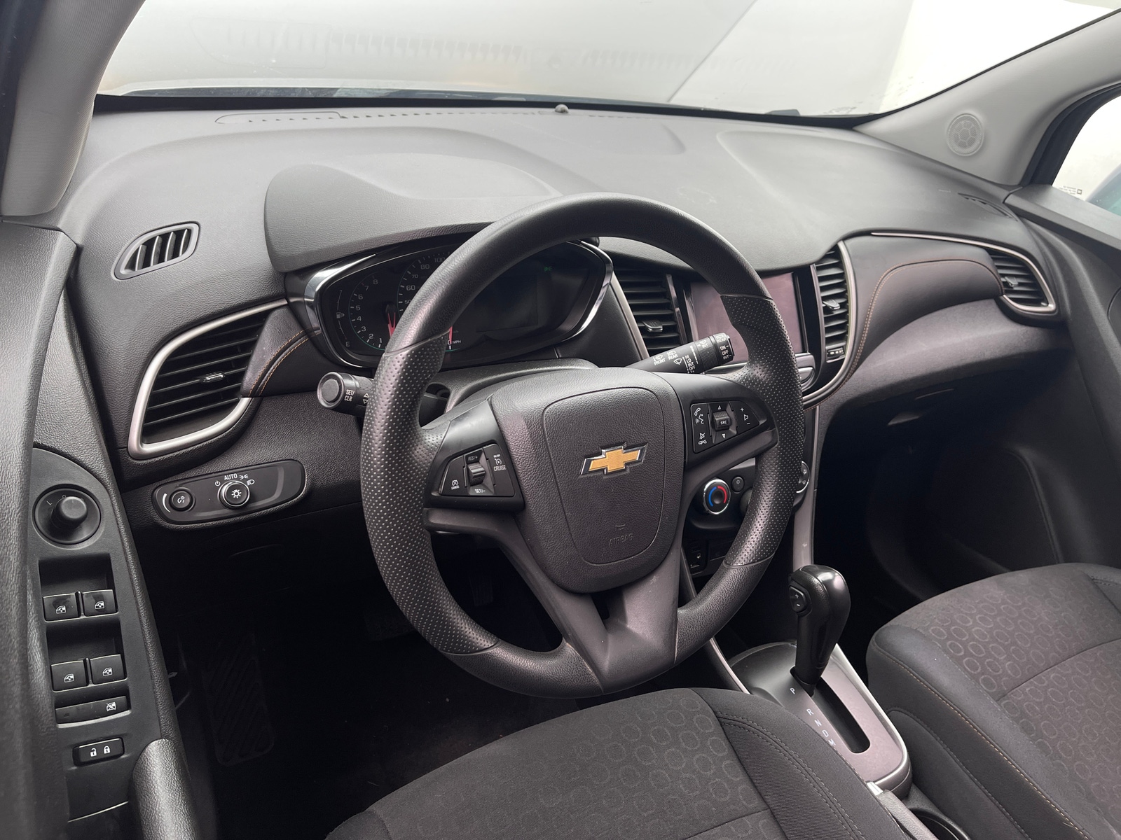 Thumbnail: 2020 Chevrolet Trax - 3