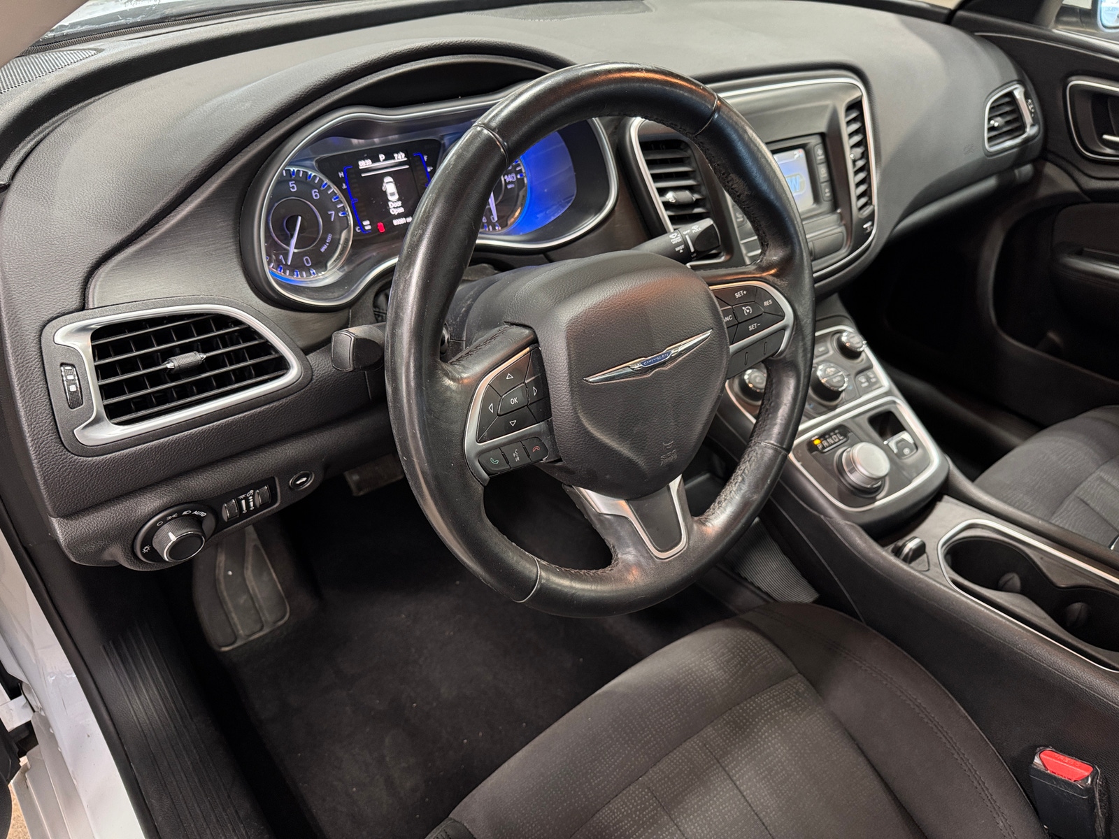 Thumbnail: 2015 Chrysler 200 - 3