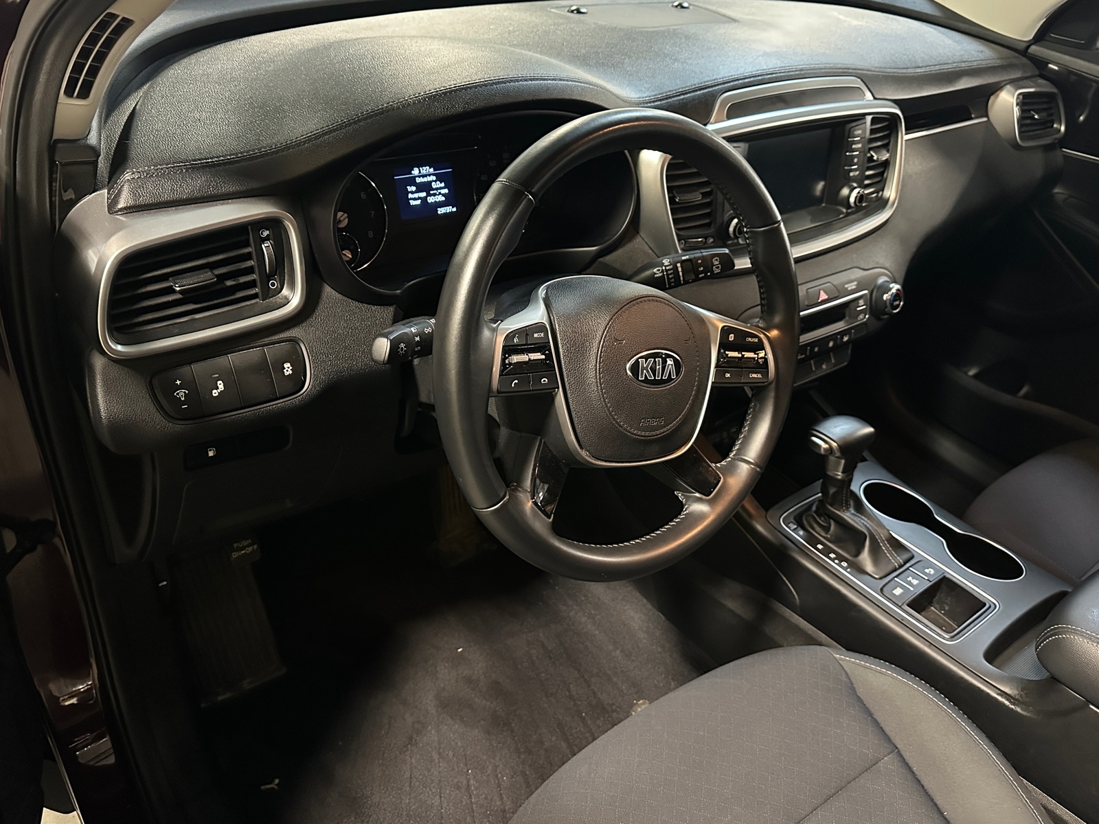 Thumbnail: 2019 Kia Sorento - 3