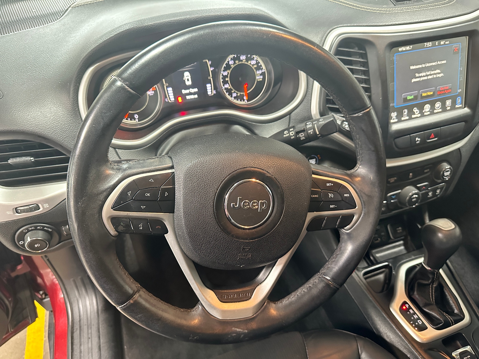 Thumbnail: 2018 Jeep Cherokee - 5