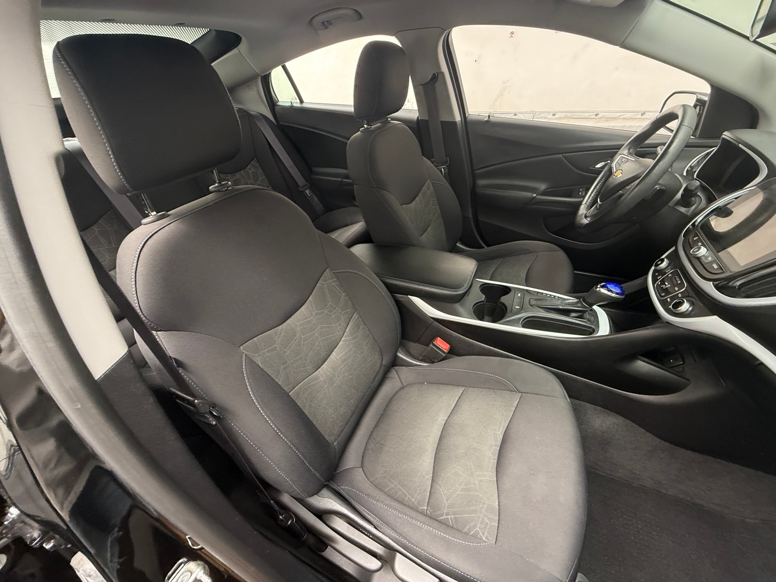 Thumbnail: 2017 Chevrolet Volt - 2