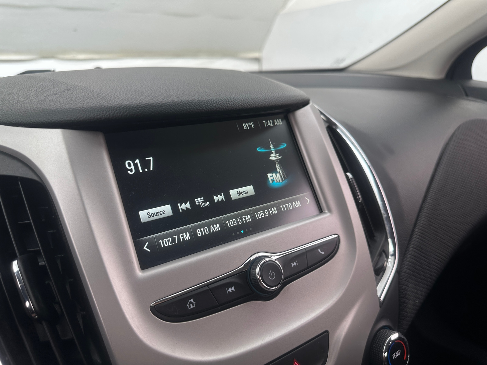 Thumbnail: 2017 Chevrolet Cruze - 4