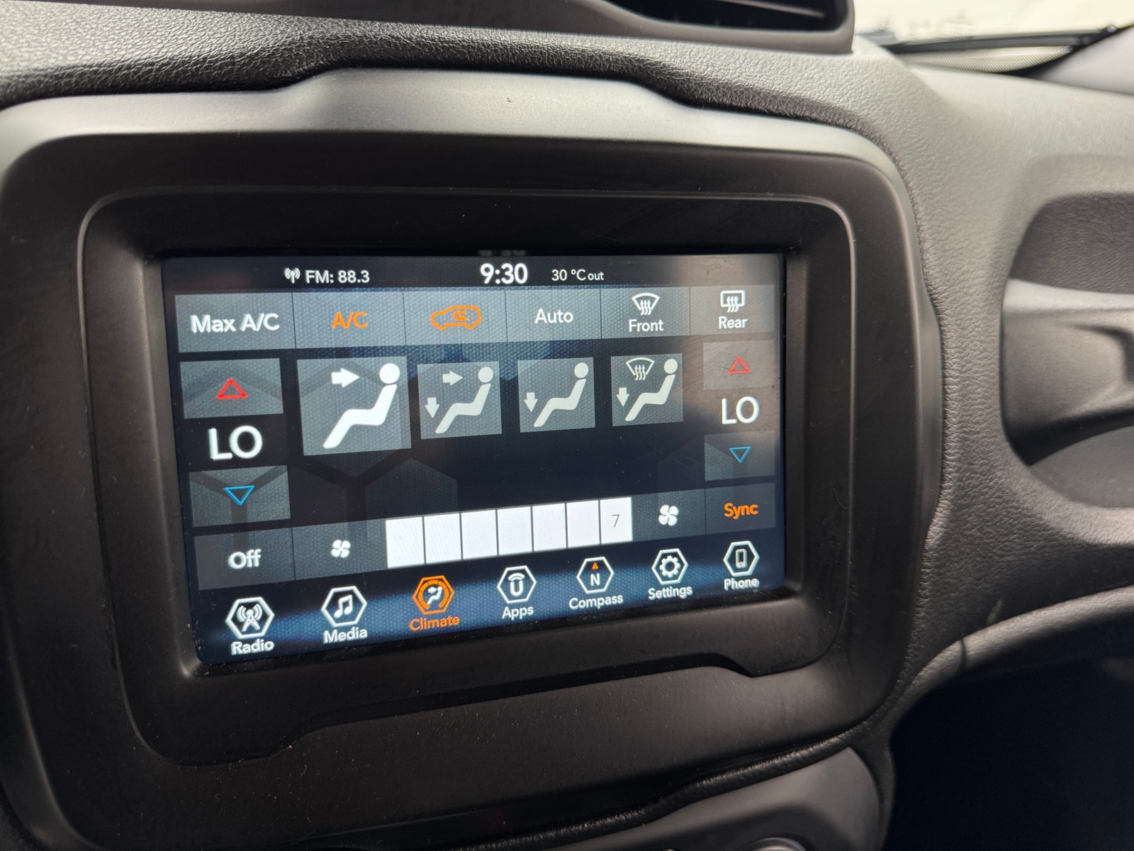Thumbnail: 2018 Jeep Renegade - 4