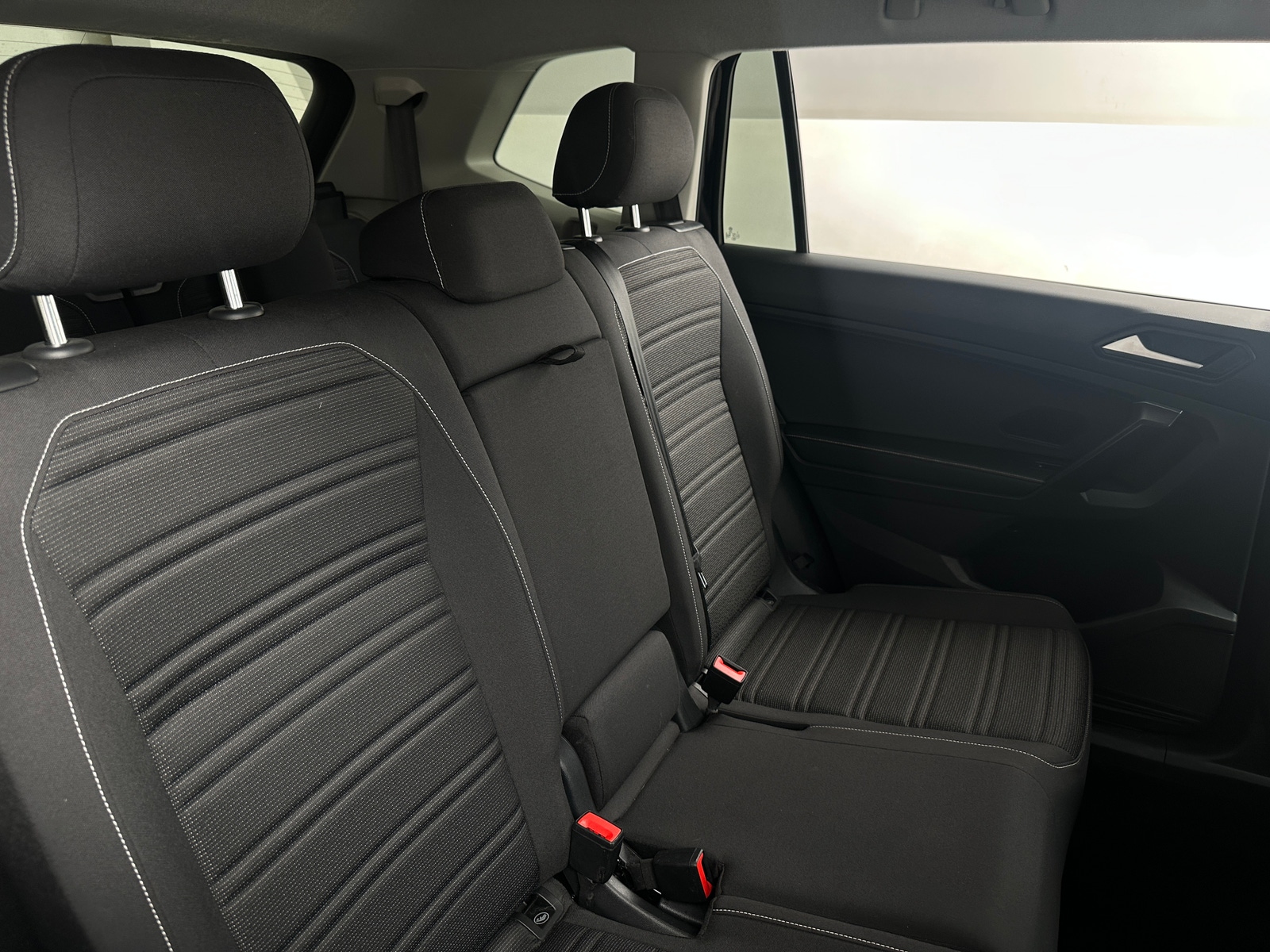 Thumbnail: 2022 Volkswagen Tiguan - 6