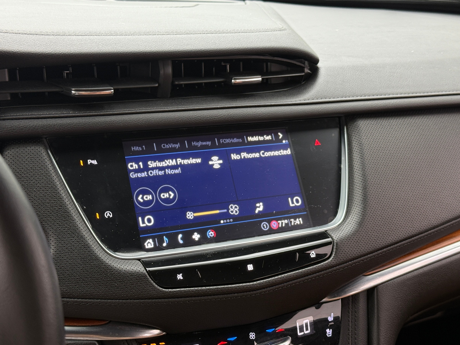 Thumbnail: 2020 Cadillac XT5 - 3