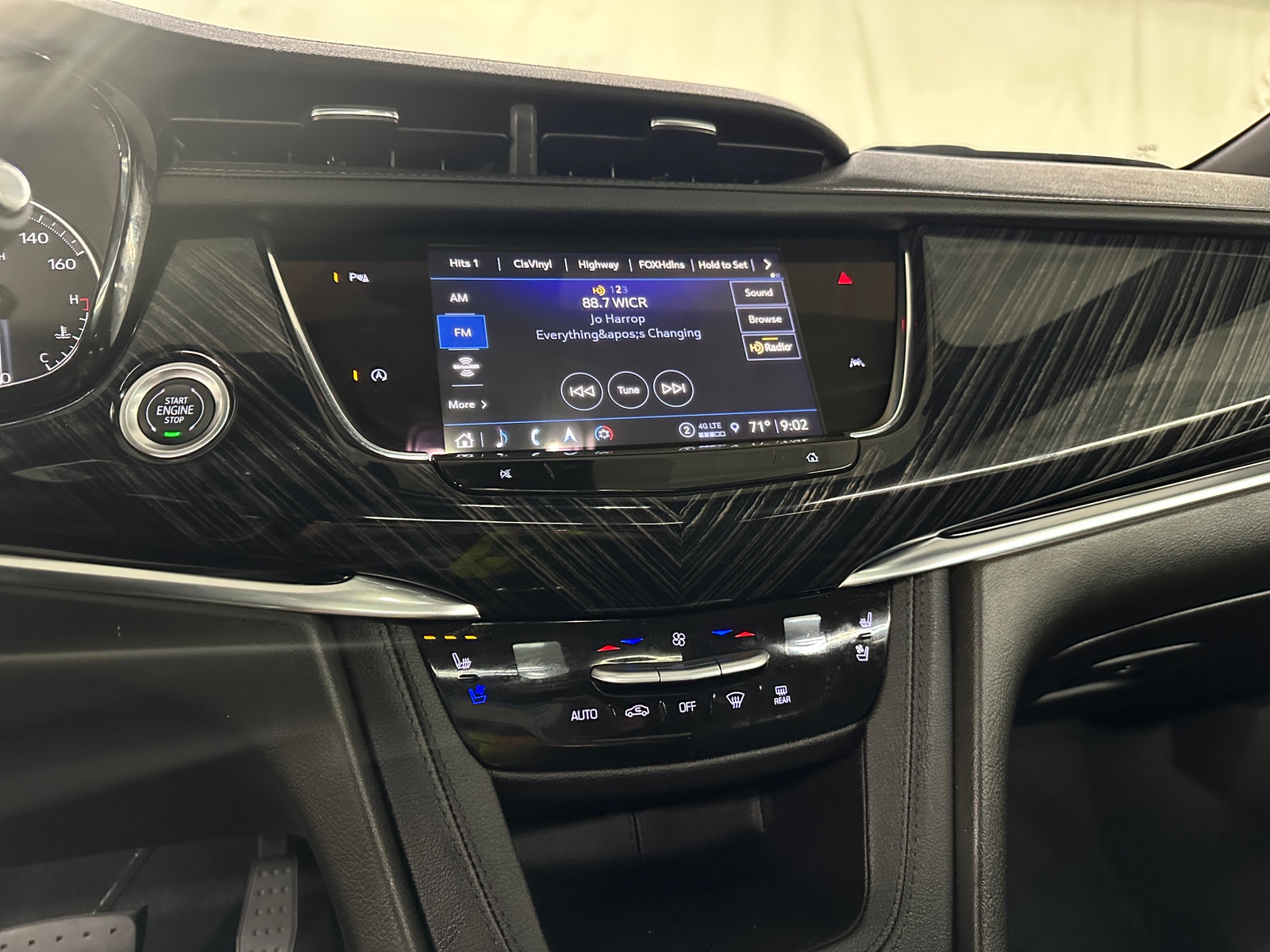 Thumbnail: 2025 Cadillac XT6 - 3