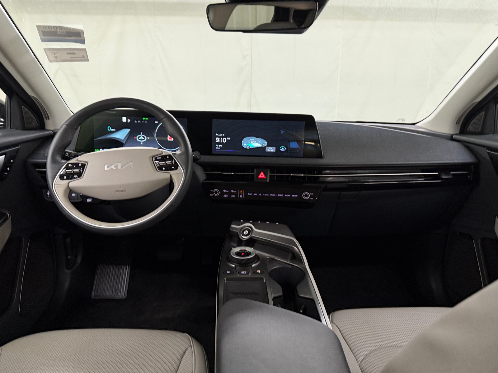 Thumbnail: 2022 Kia EV6 - 2