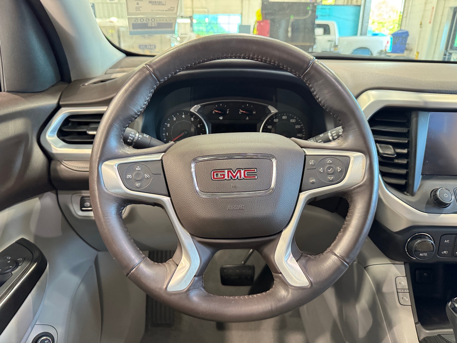 Thumbnail: 2018 GMC Acadia - 4