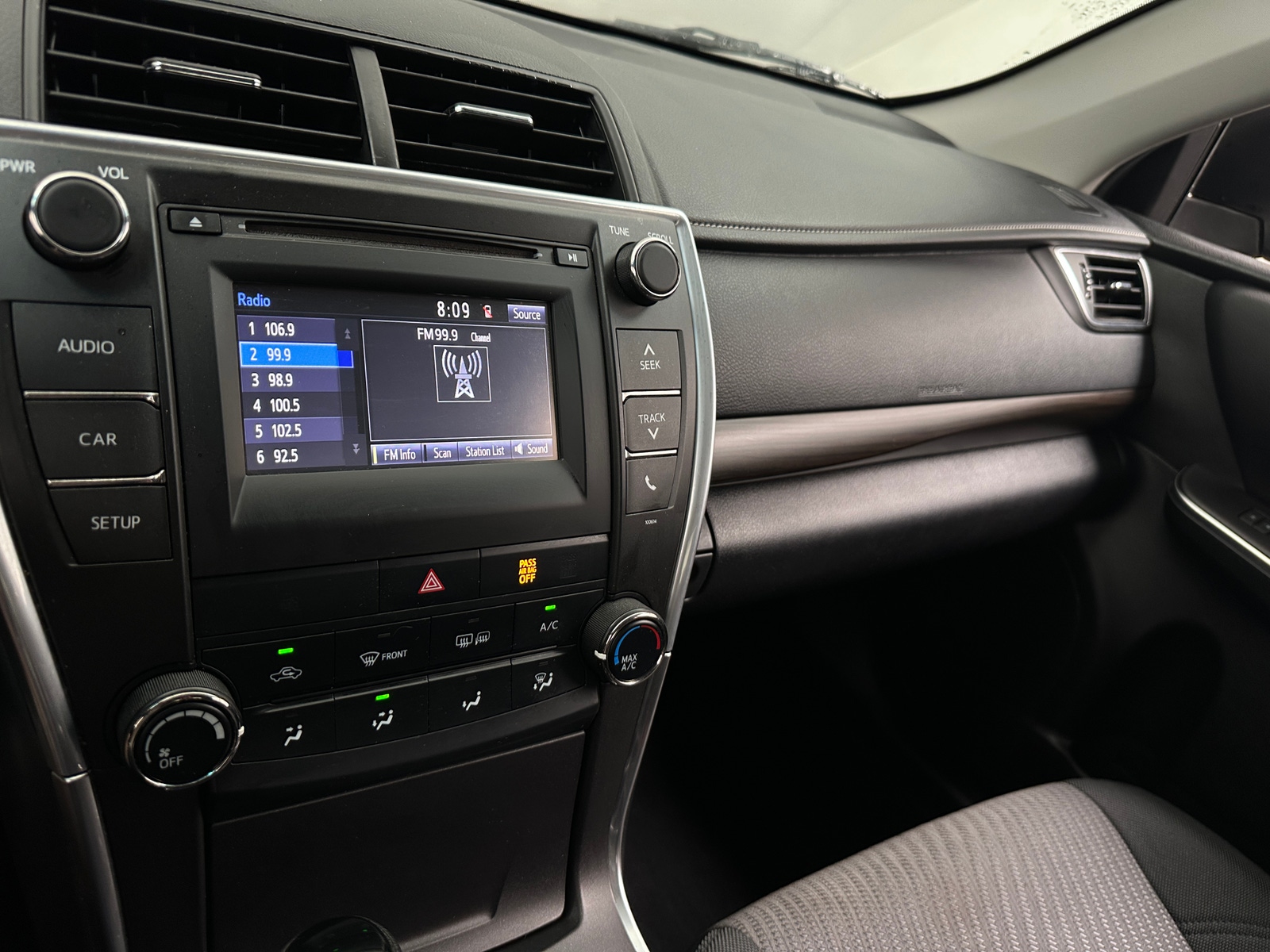 Thumbnail: 2017 Toyota Camry - 4