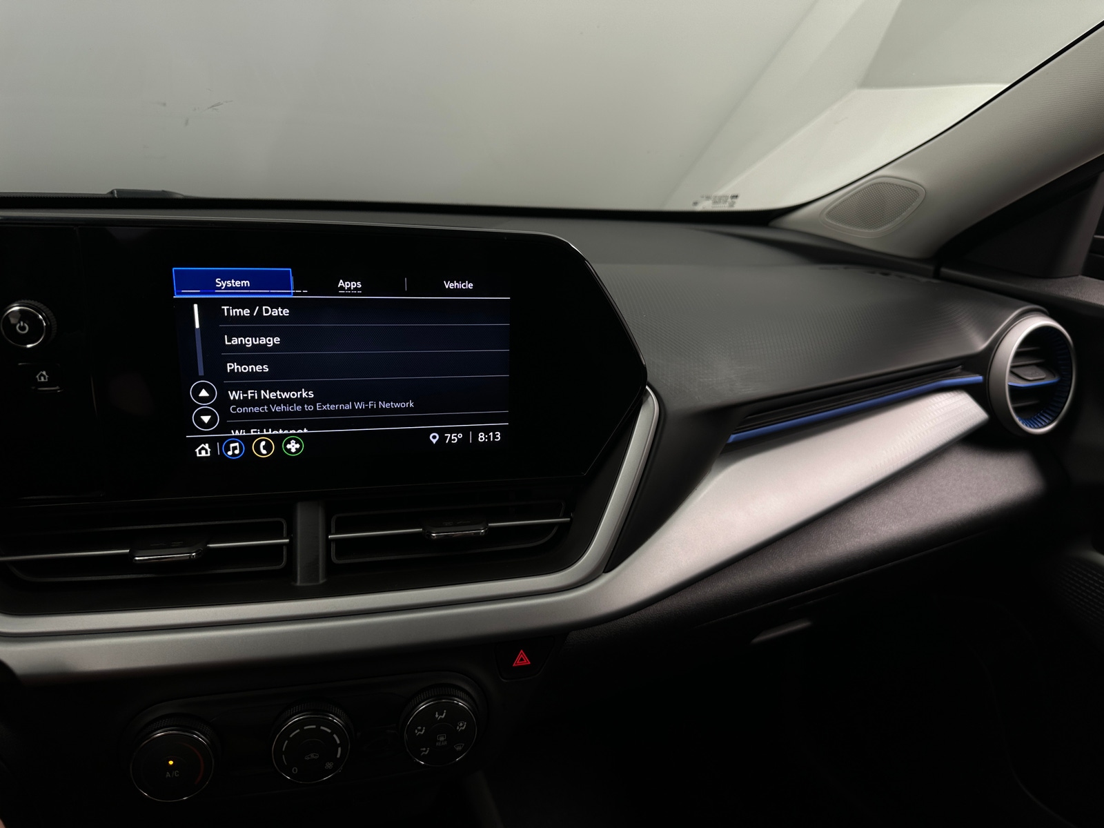 Thumbnail: 2025 Chevrolet Trax - 4