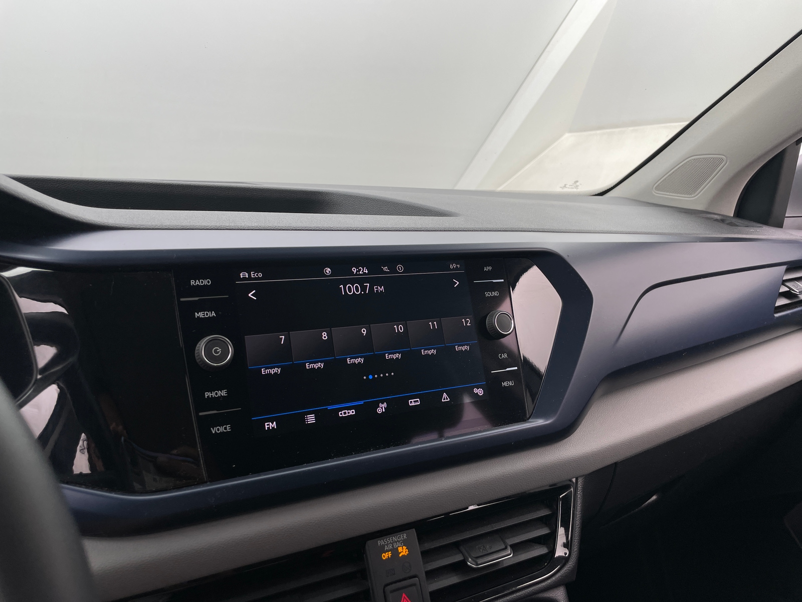 Thumbnail: 2023 Volkswagen Taos - 3