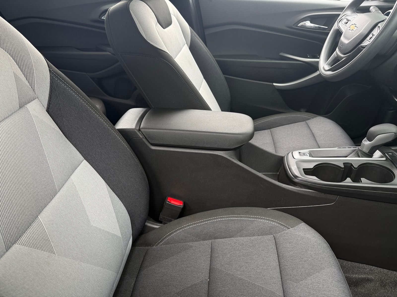 Thumbnail: 2025 Chevrolet Trax - 2